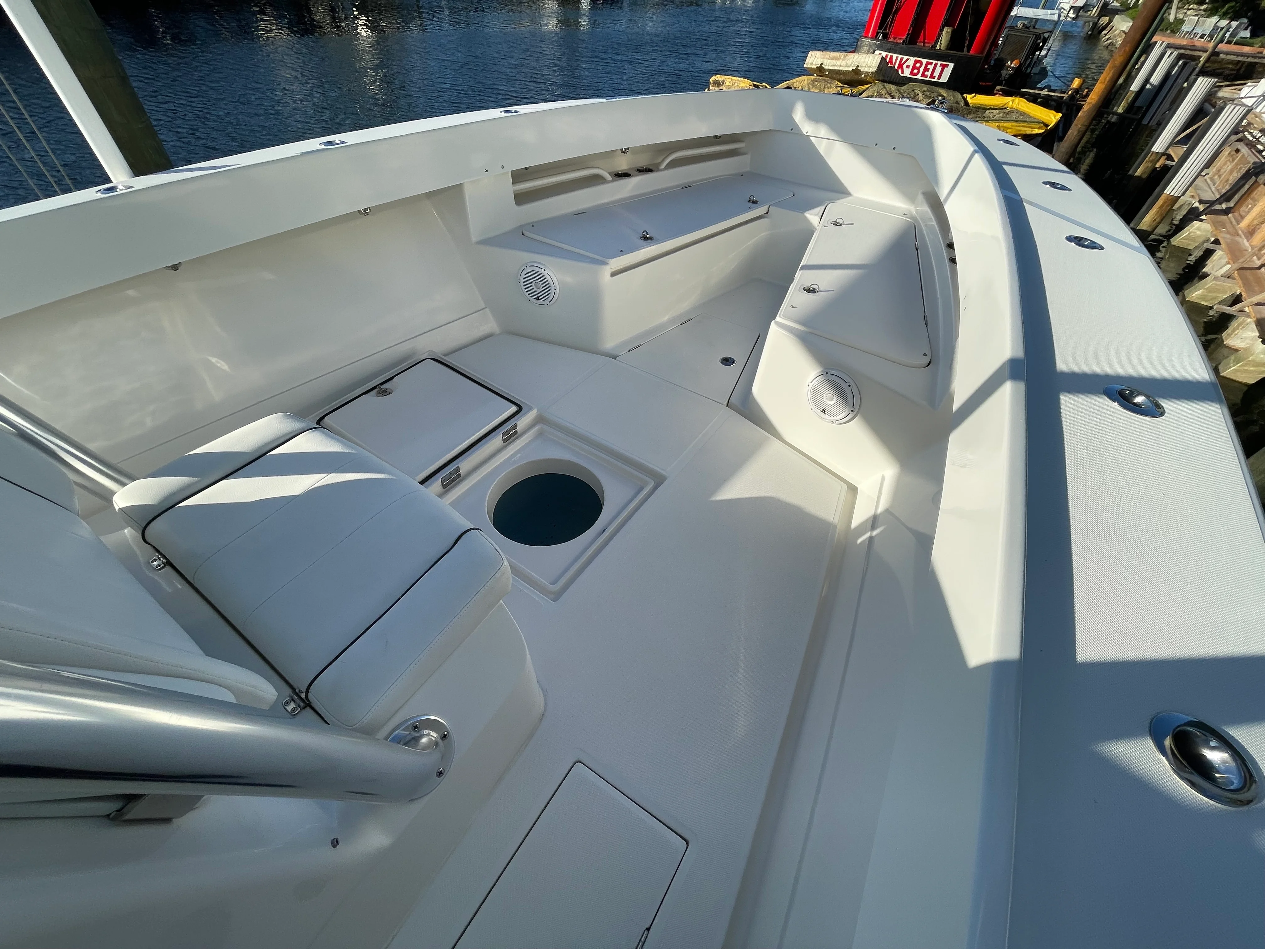 2014 Jupiter 32 CENTER CONSOLE Image Thumbnail #19