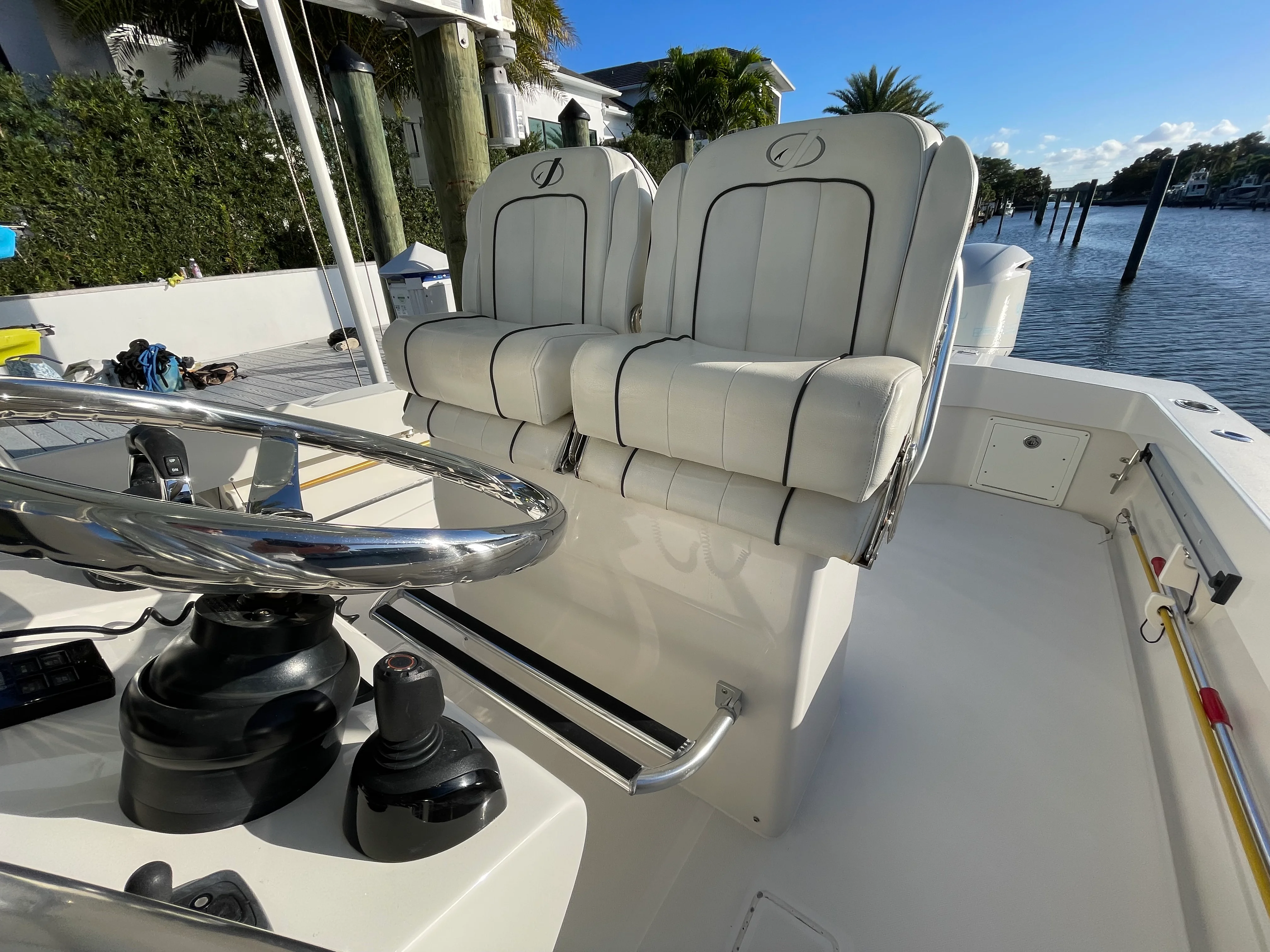 2014 Jupiter 32 CENTER CONSOLE Image Thumbnail #48