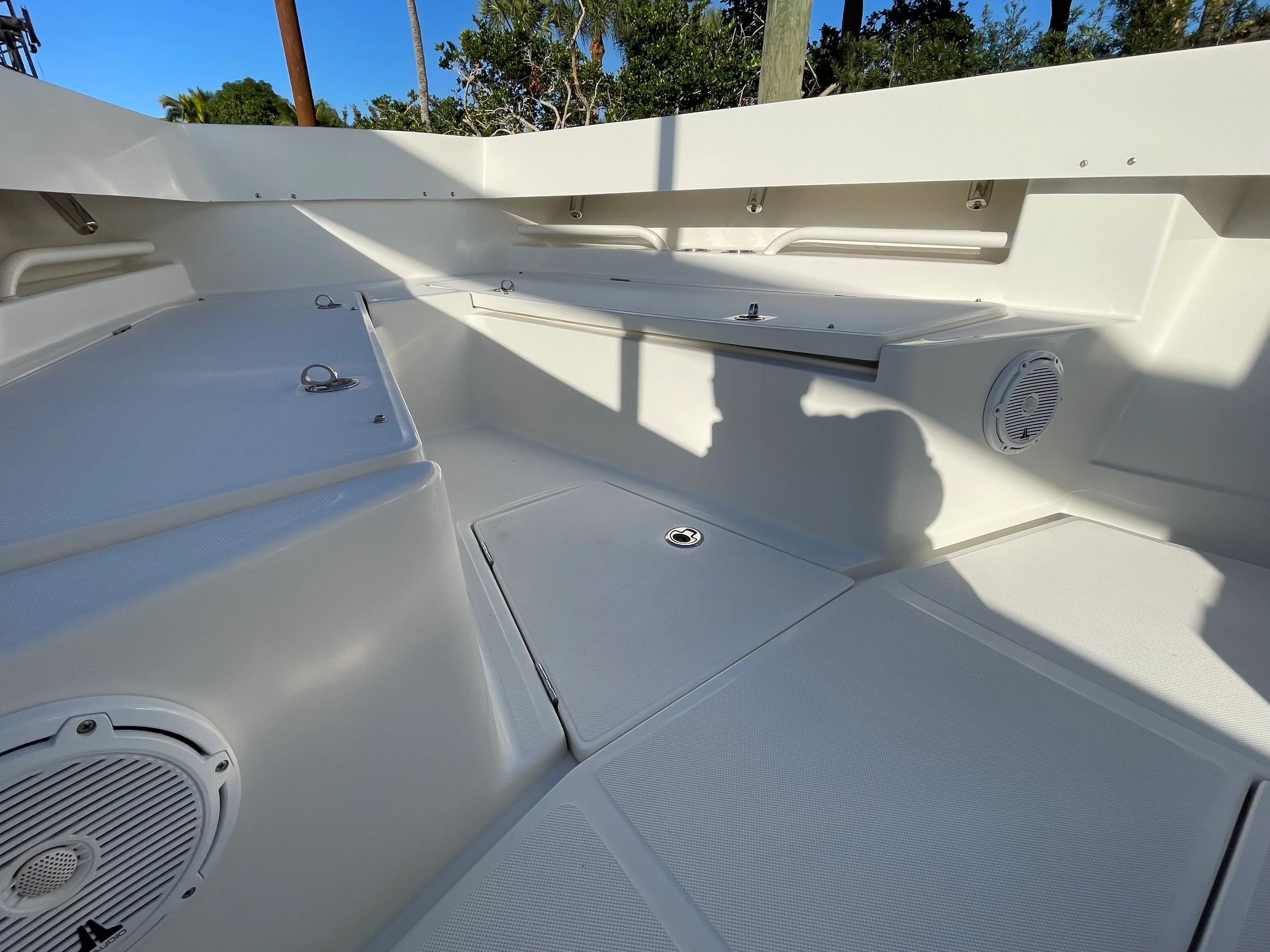 2014 Jupiter 32 CENTER CONSOLE Image Thumbnail #20