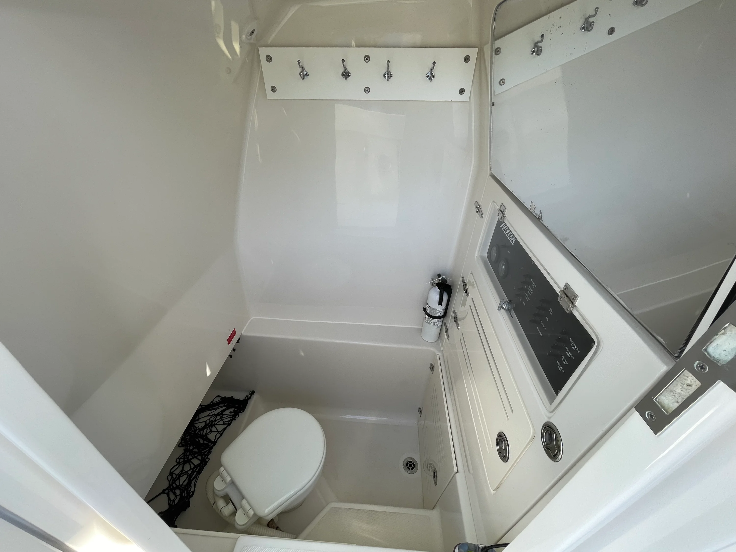 2014 Jupiter 32 CENTER CONSOLE Image Thumbnail #37