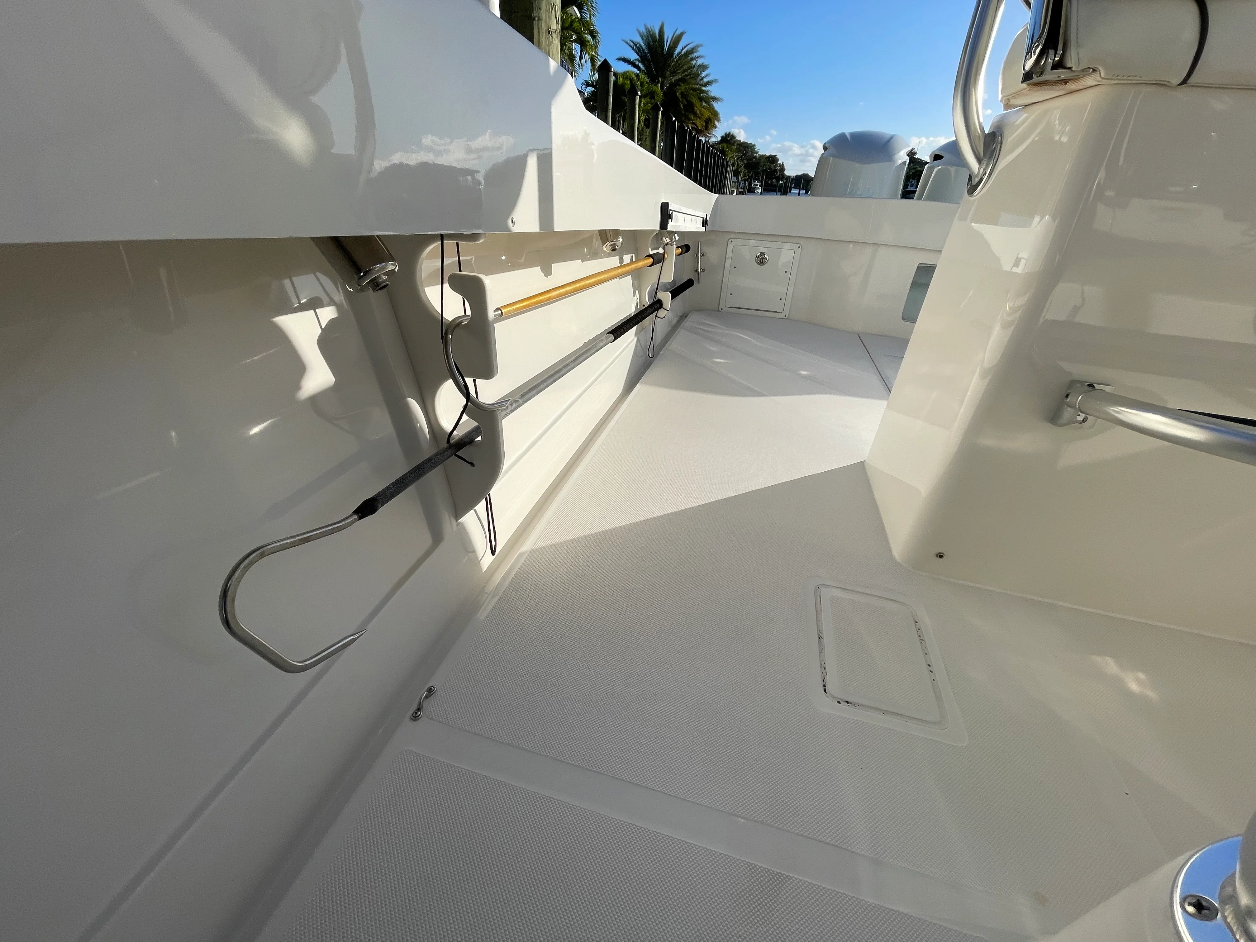 2014 Jupiter 32 CENTER CONSOLE Image Thumbnail #31