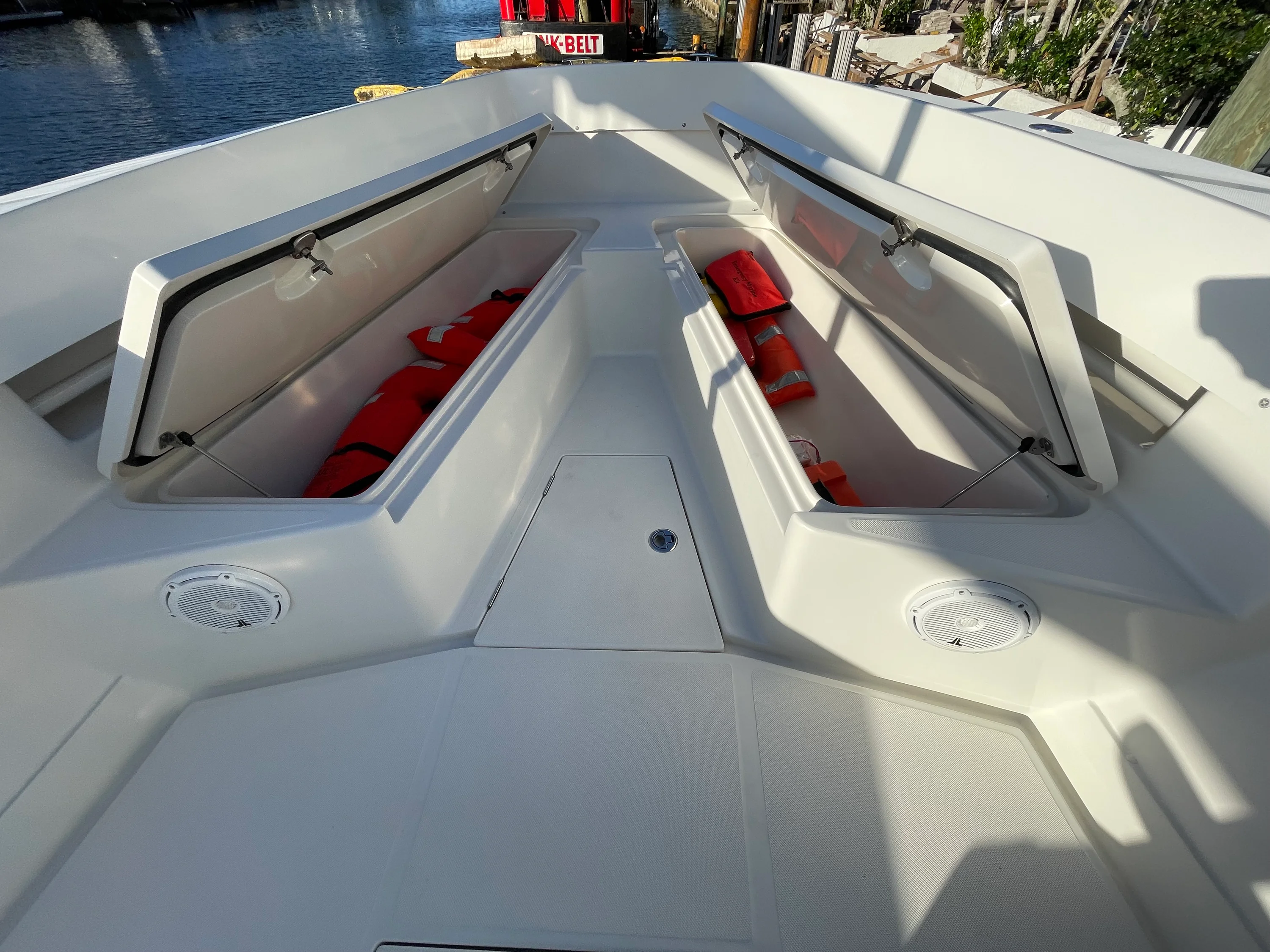2014 Jupiter 32 CENTER CONSOLE Image Thumbnail #48