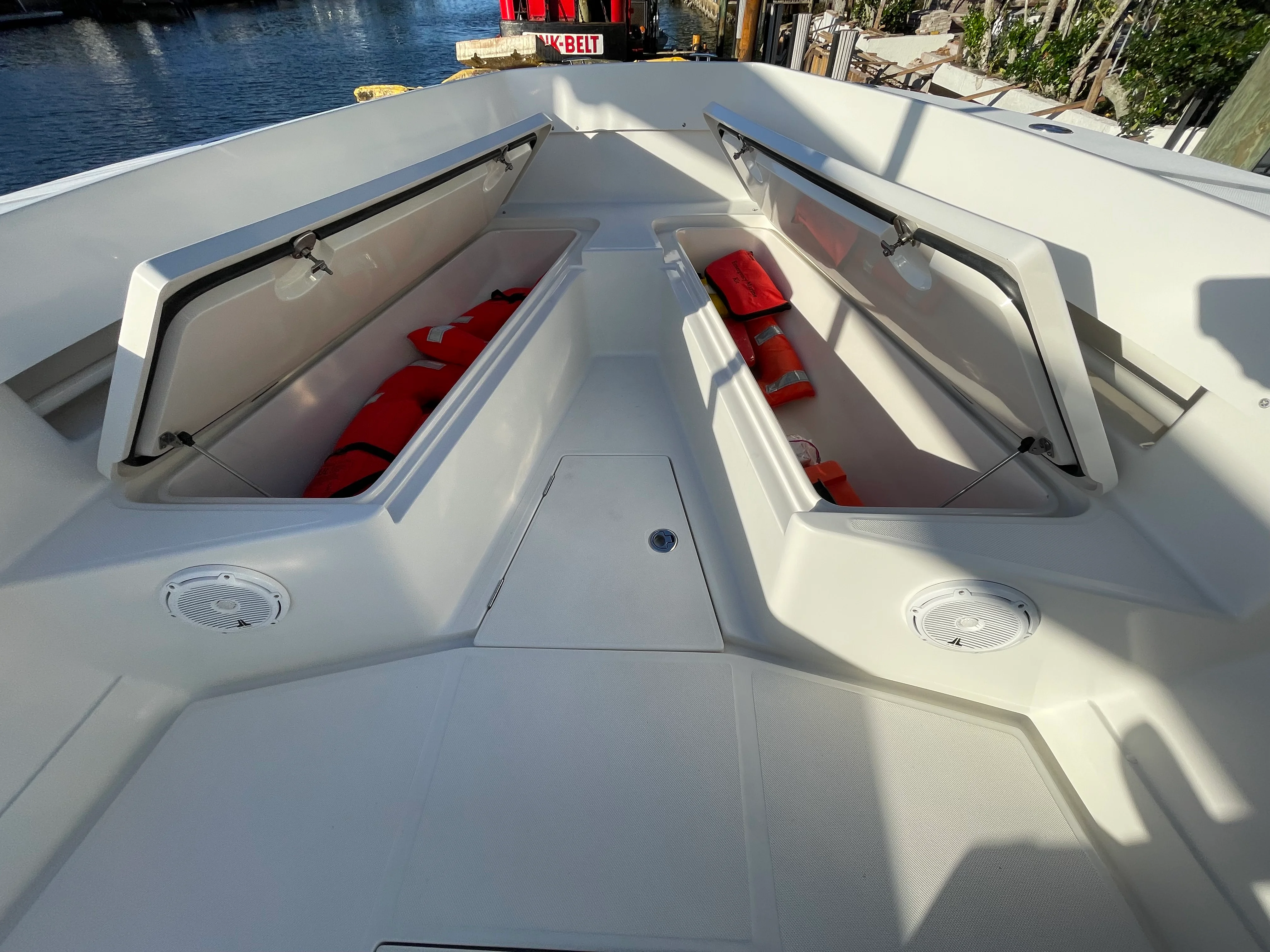 2014 Jupiter 32 CENTER CONSOLE Image Thumbnail #46
