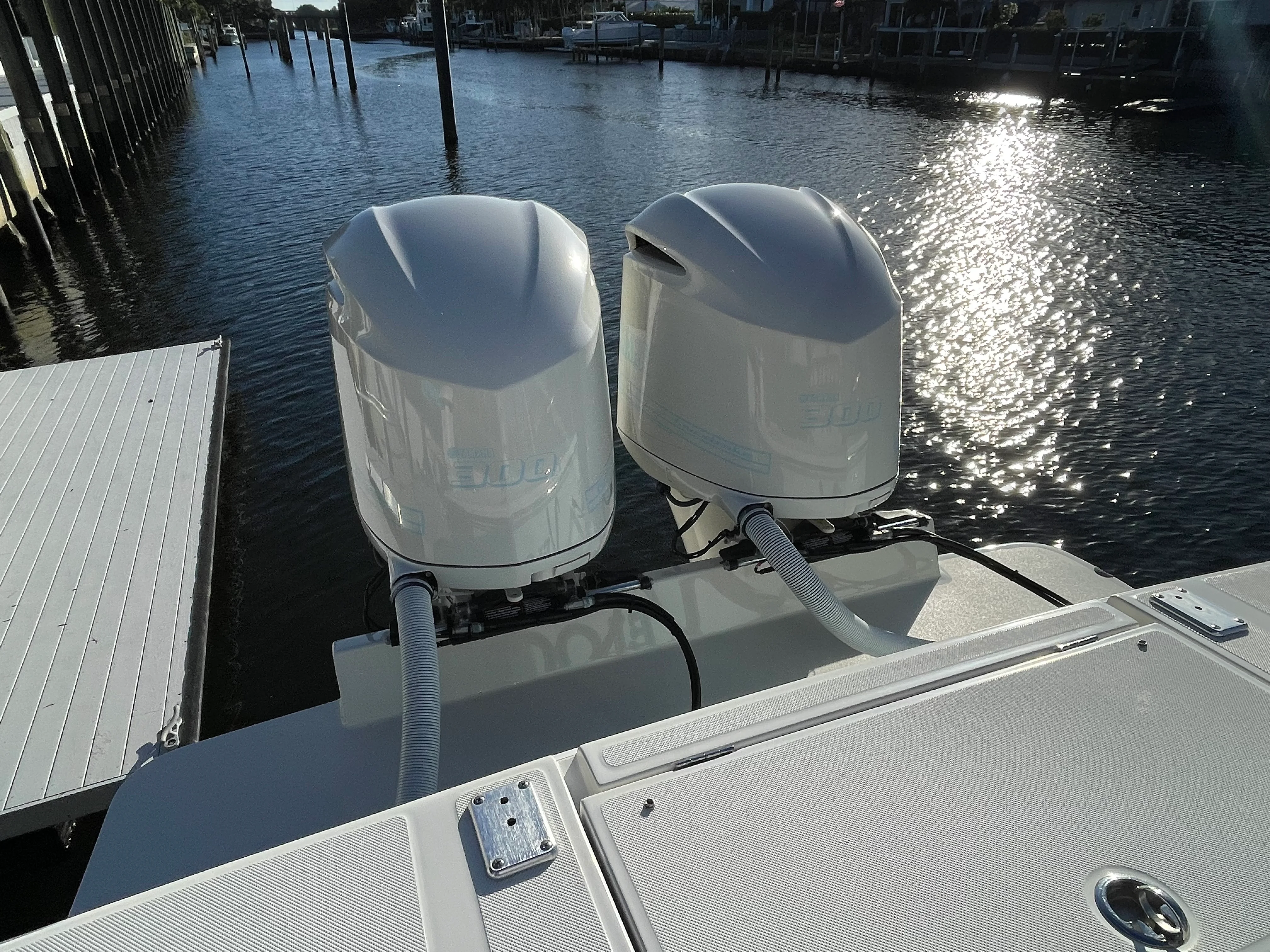 2014 Jupiter 32 CENTER CONSOLE Image Thumbnail #27