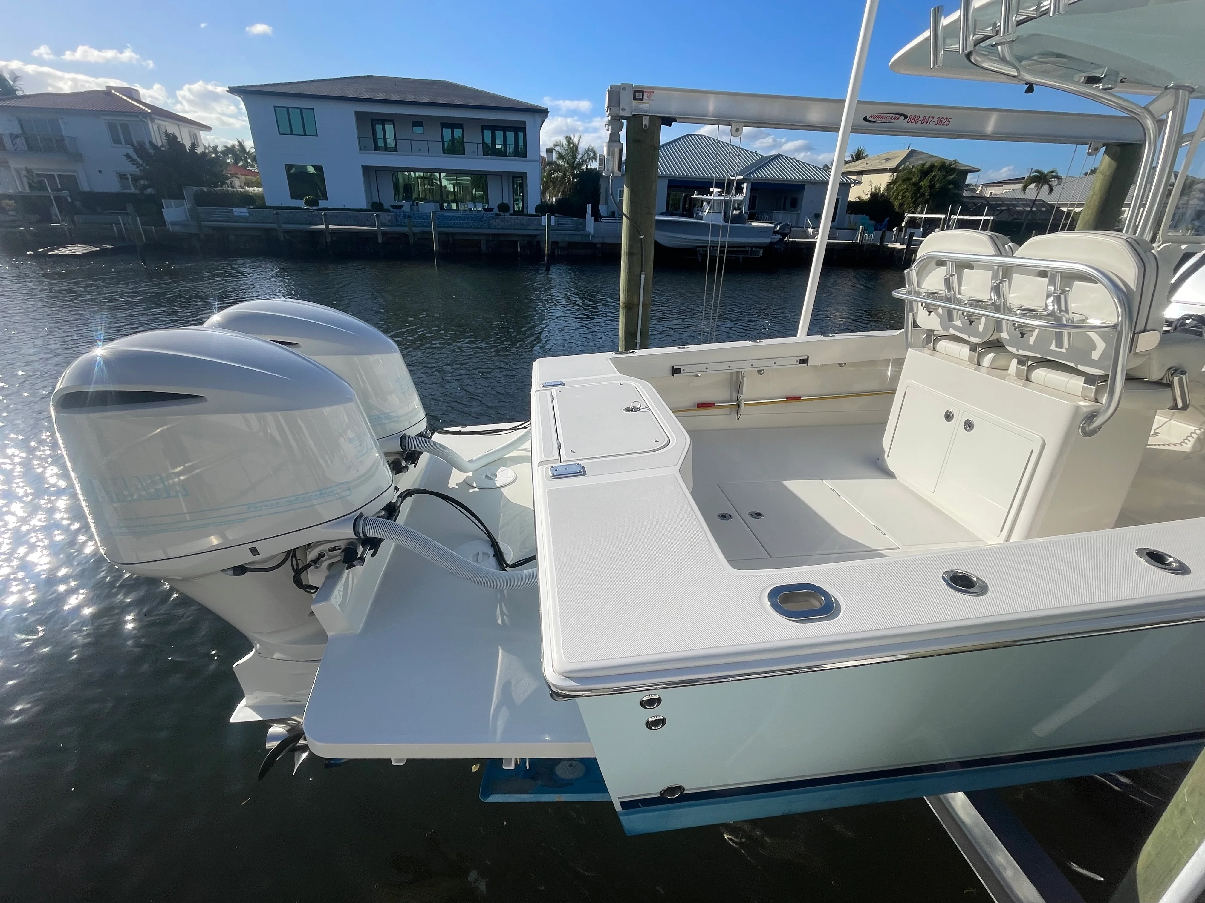 2014 Jupiter 32 CENTER CONSOLE Image Thumbnail #3
