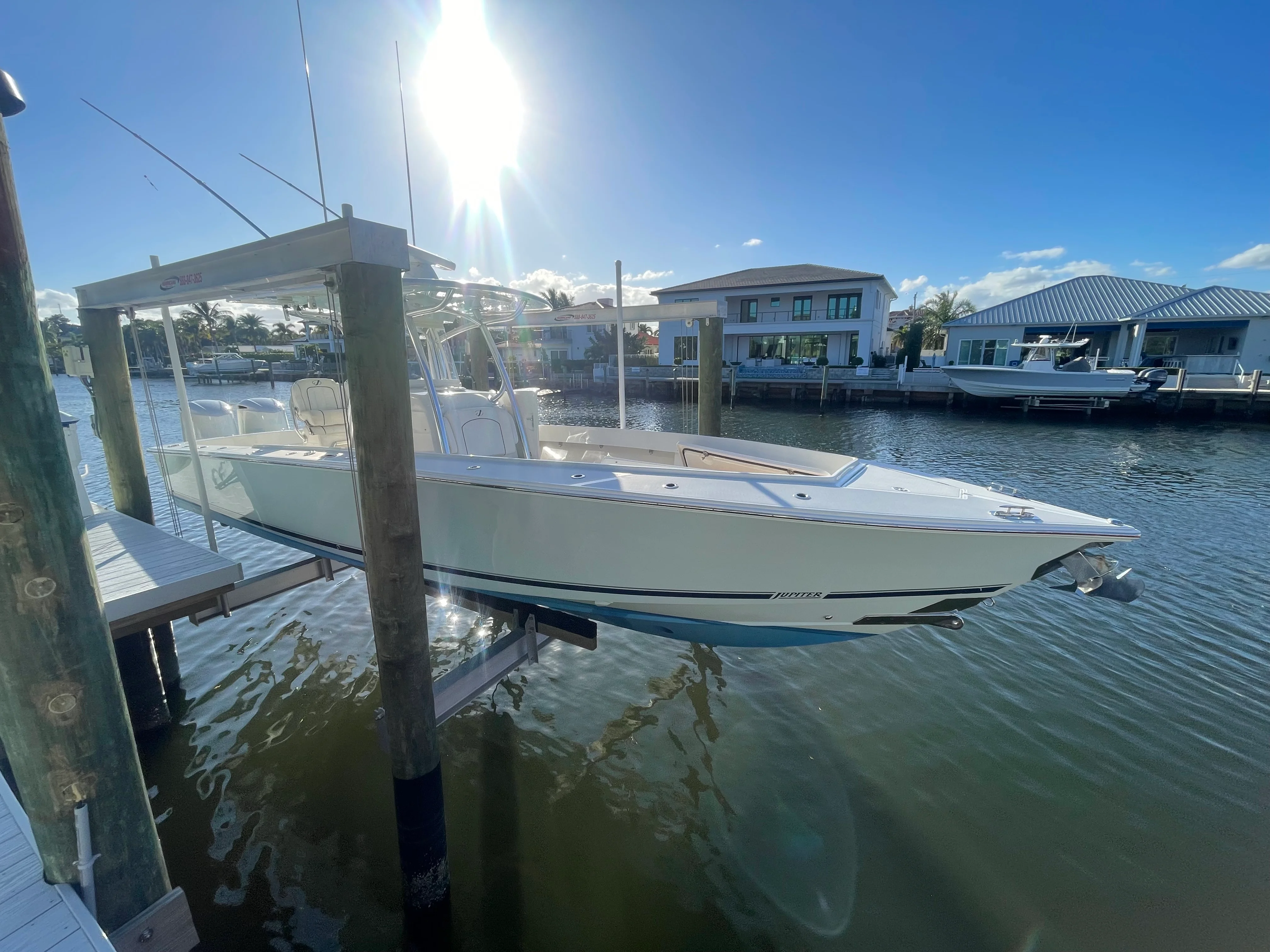 2014 Jupiter 32 CENTER CONSOLE Image Thumbnail #0