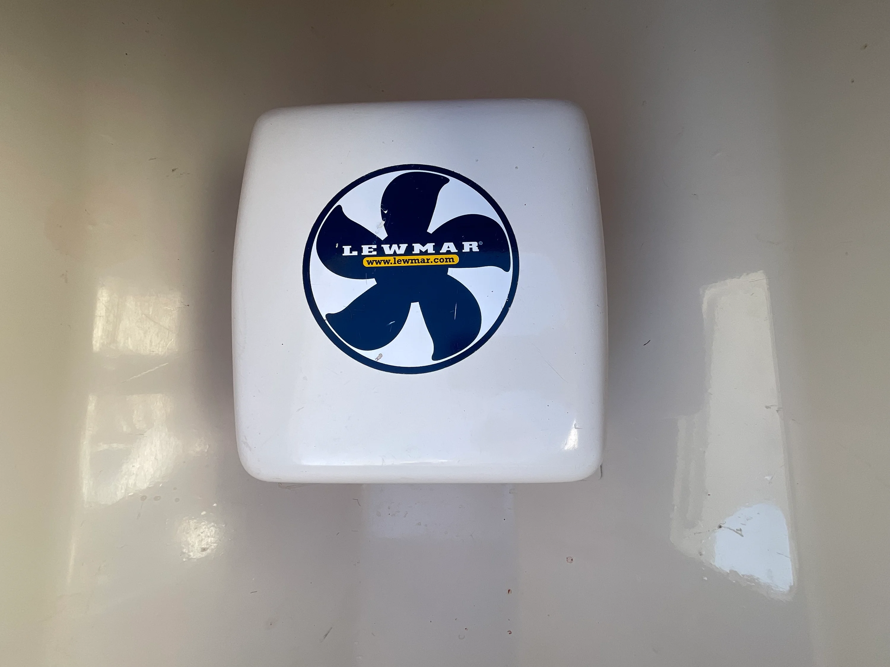 2014 Jupiter 32 CENTER CONSOLE Image Thumbnail #40