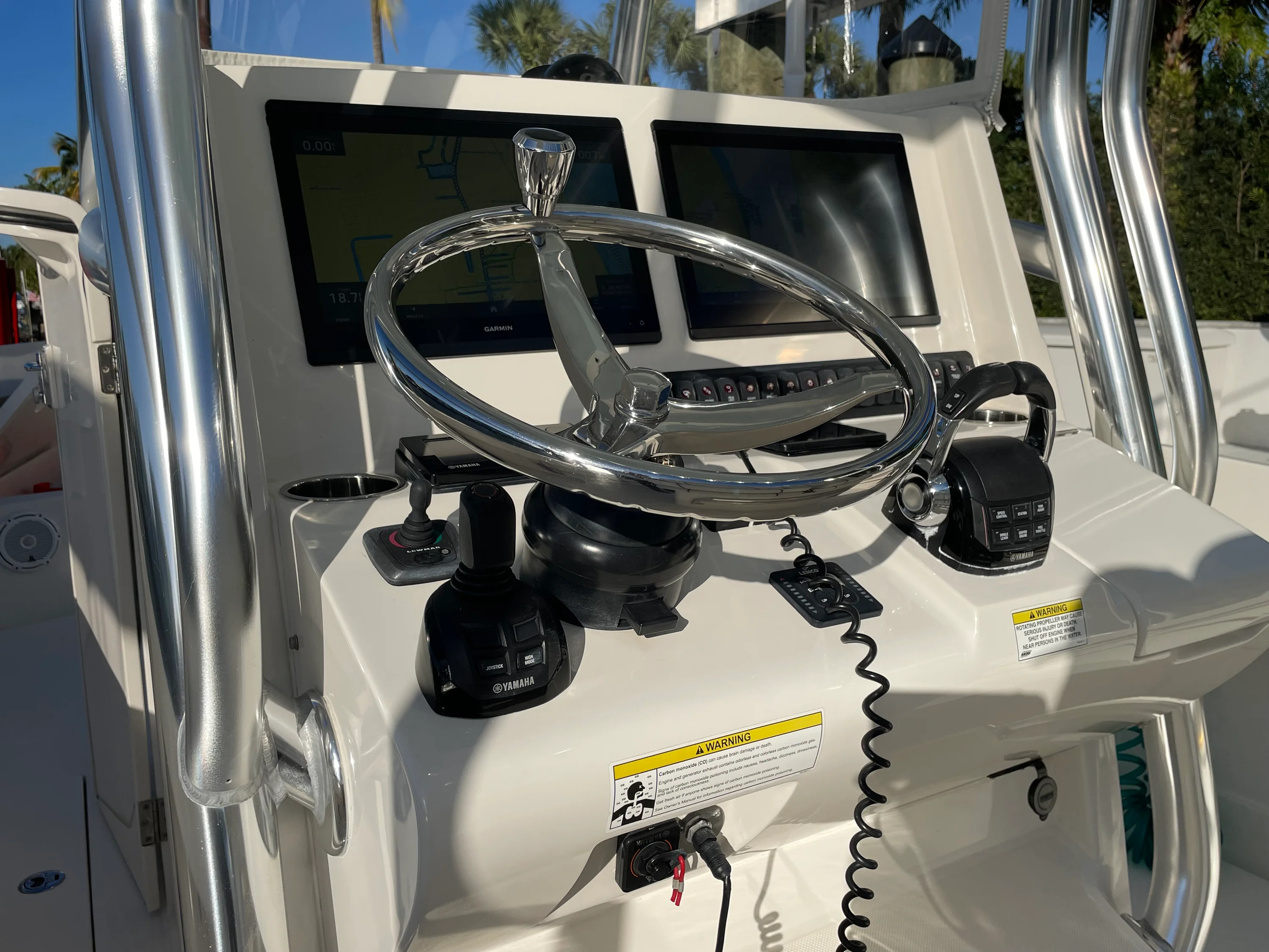 2014 Jupiter 32 CENTER CONSOLE Image Thumbnail #10