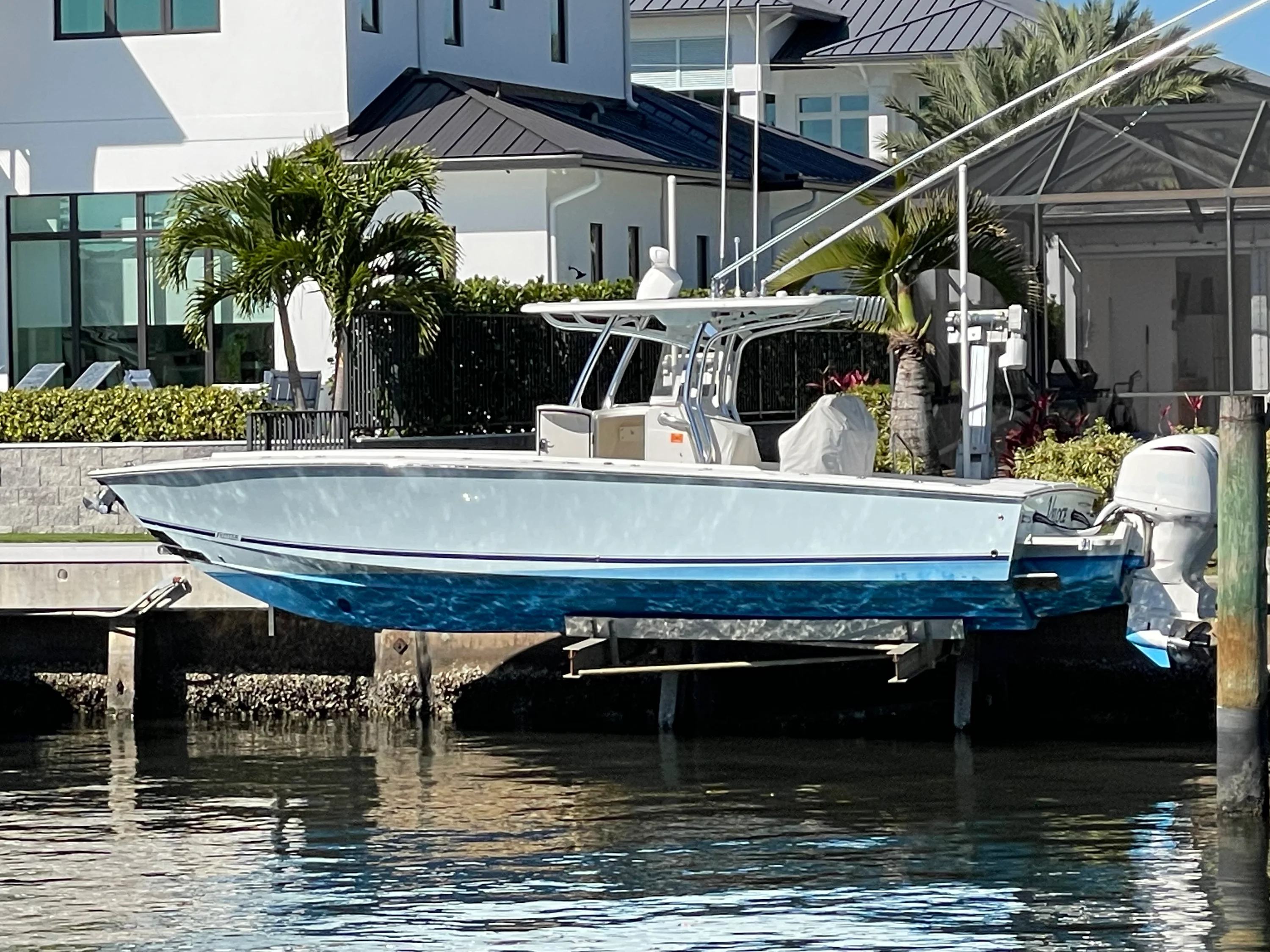 2014 Jupiter 32 CENTER CONSOLE Image Thumbnail #1