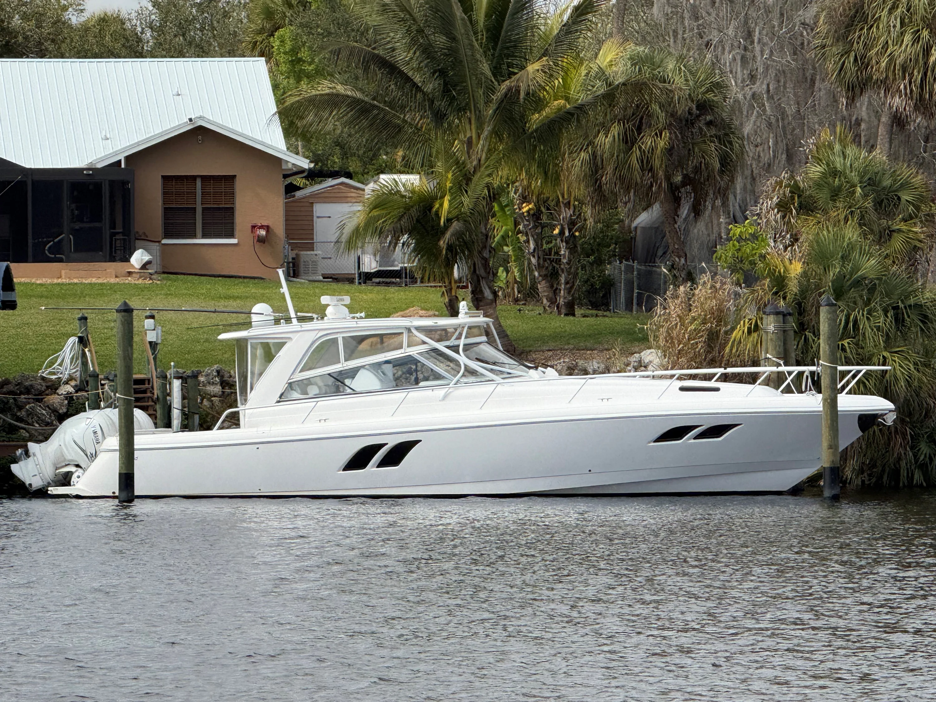 2019 Intrepid 475 SPORT YACHT Image Thumbnail #2