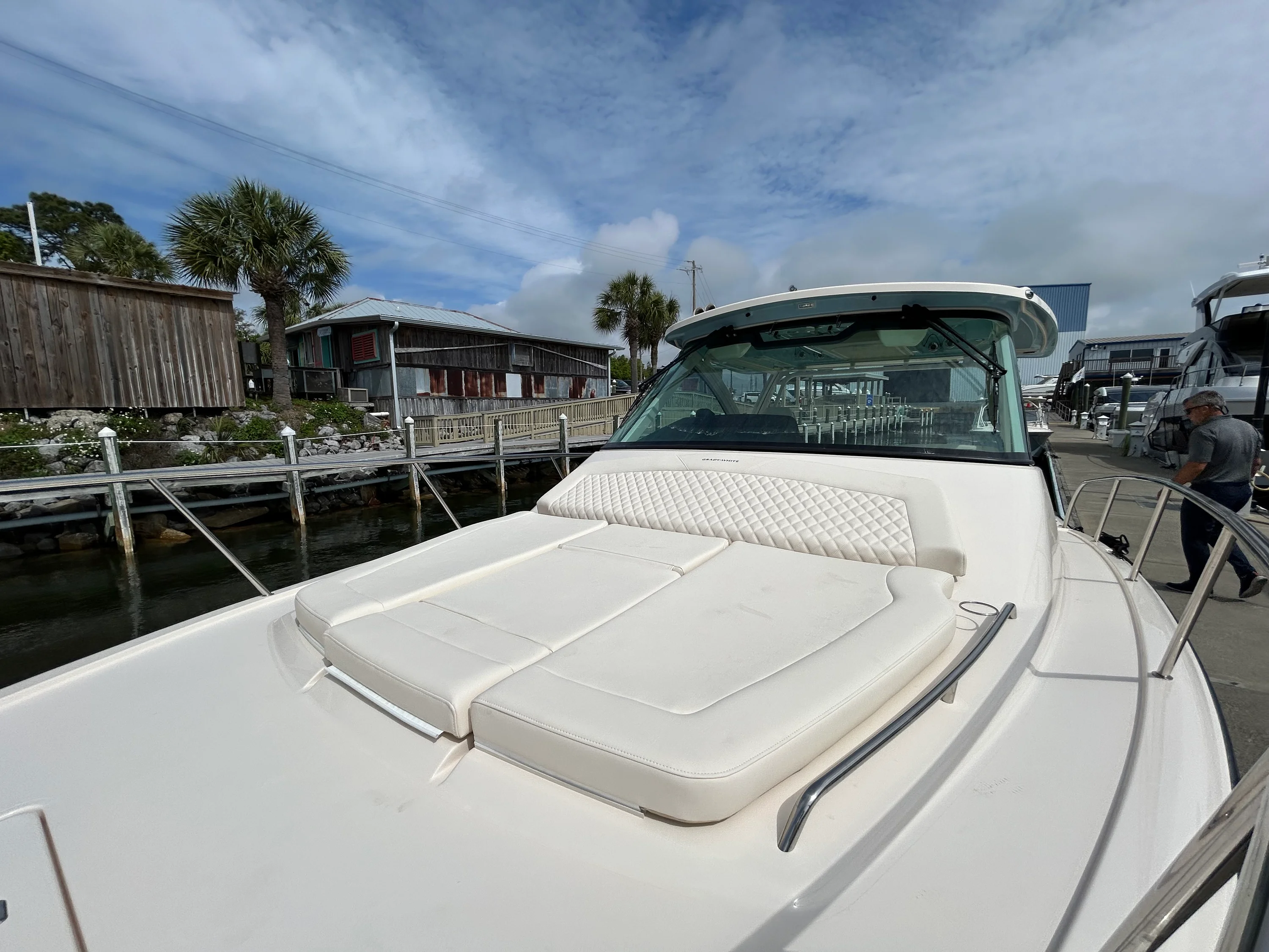 2026 Grady-White Express 340 Image Thumbnail #15