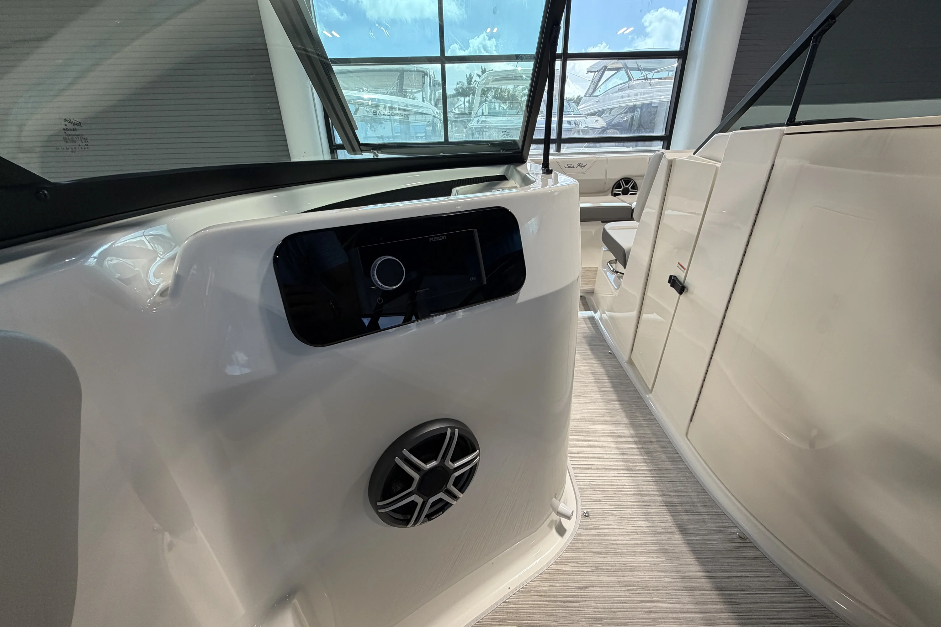 2026 Sea Ray SDX 250 Outboard Image Thumbnail #16