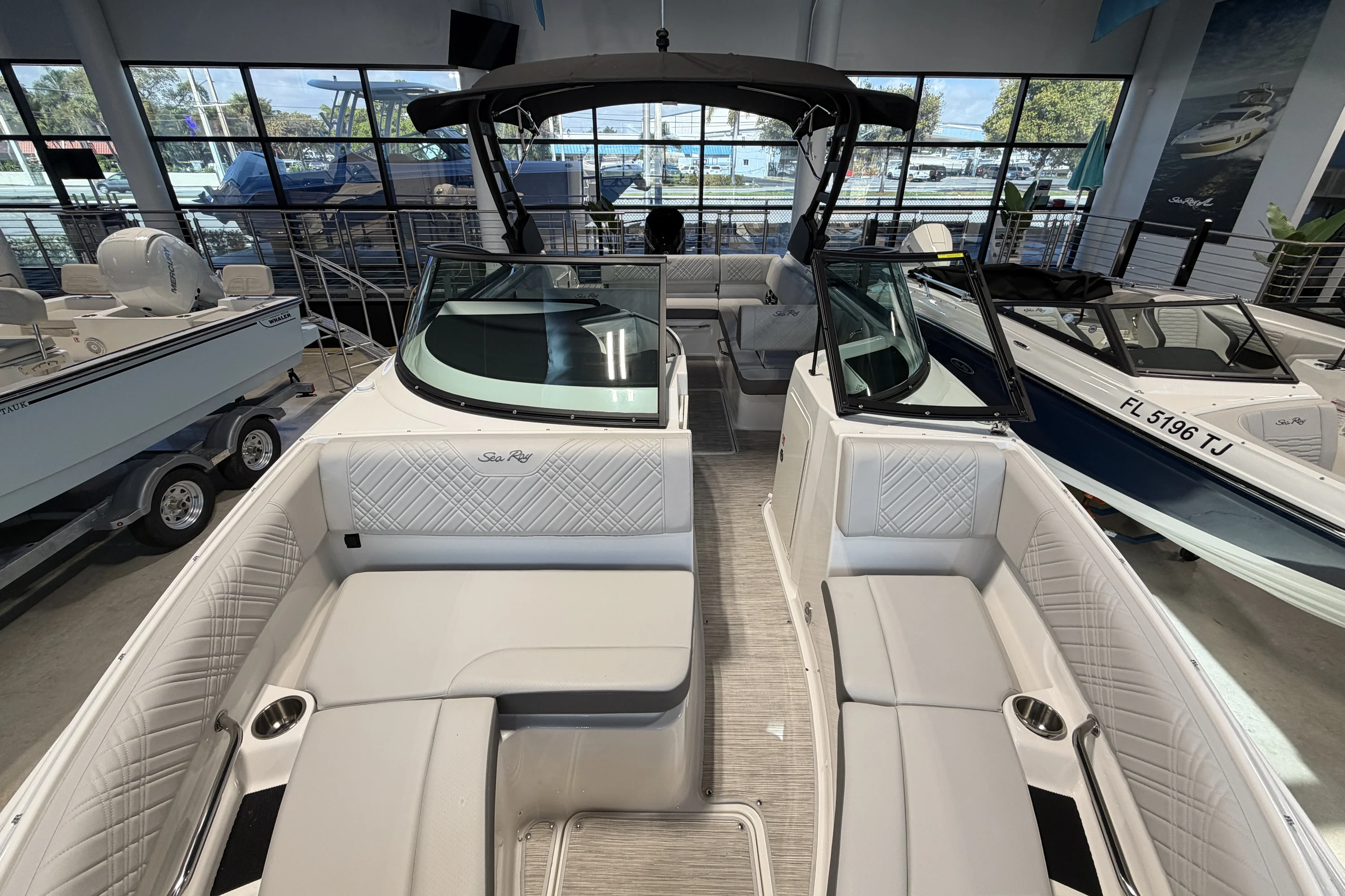 2026 Sea Ray SDX 250 Outboard Image Thumbnail #21