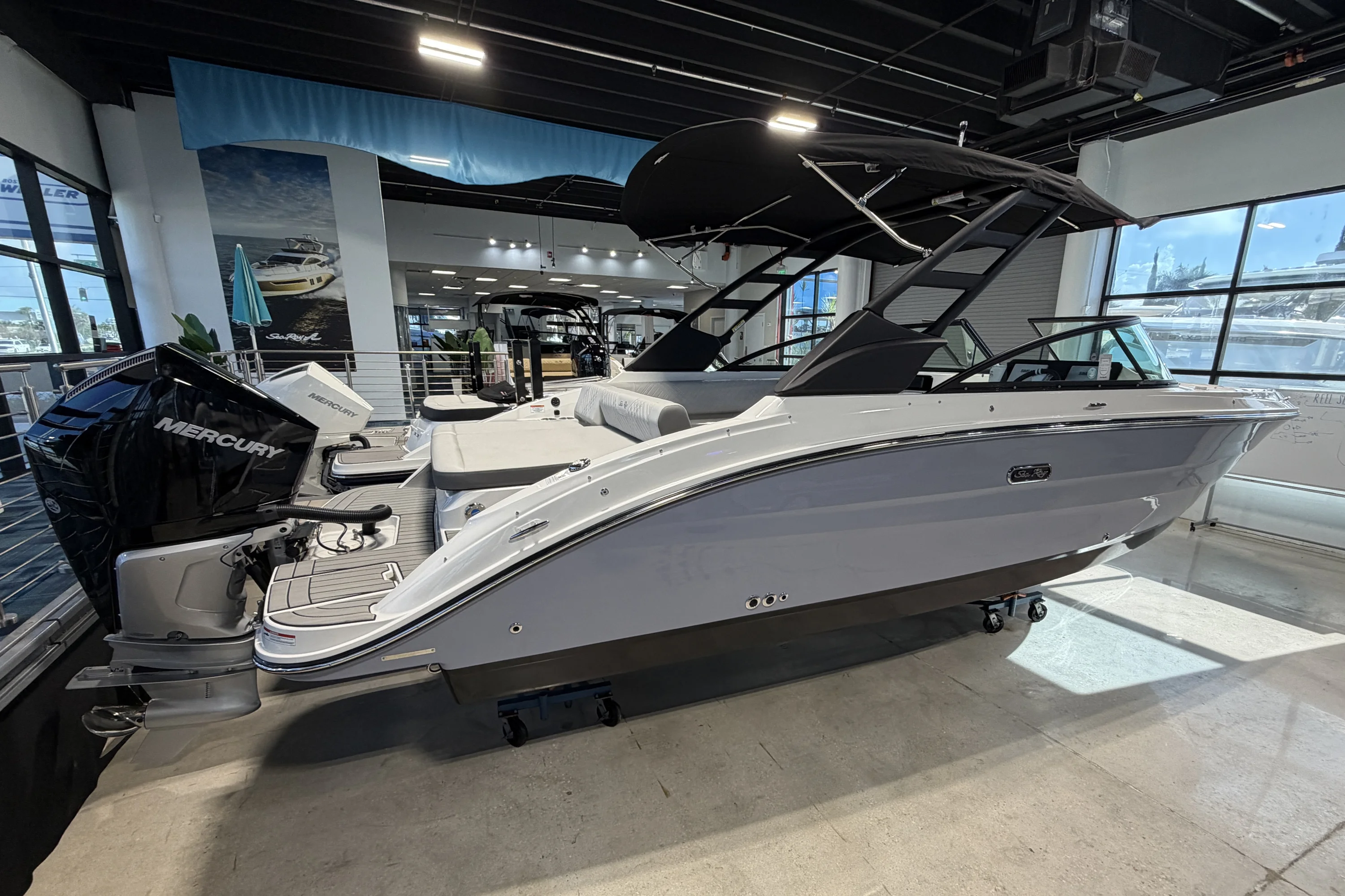 2026 Sea Ray SDX 250 Outboard Image Thumbnail #3