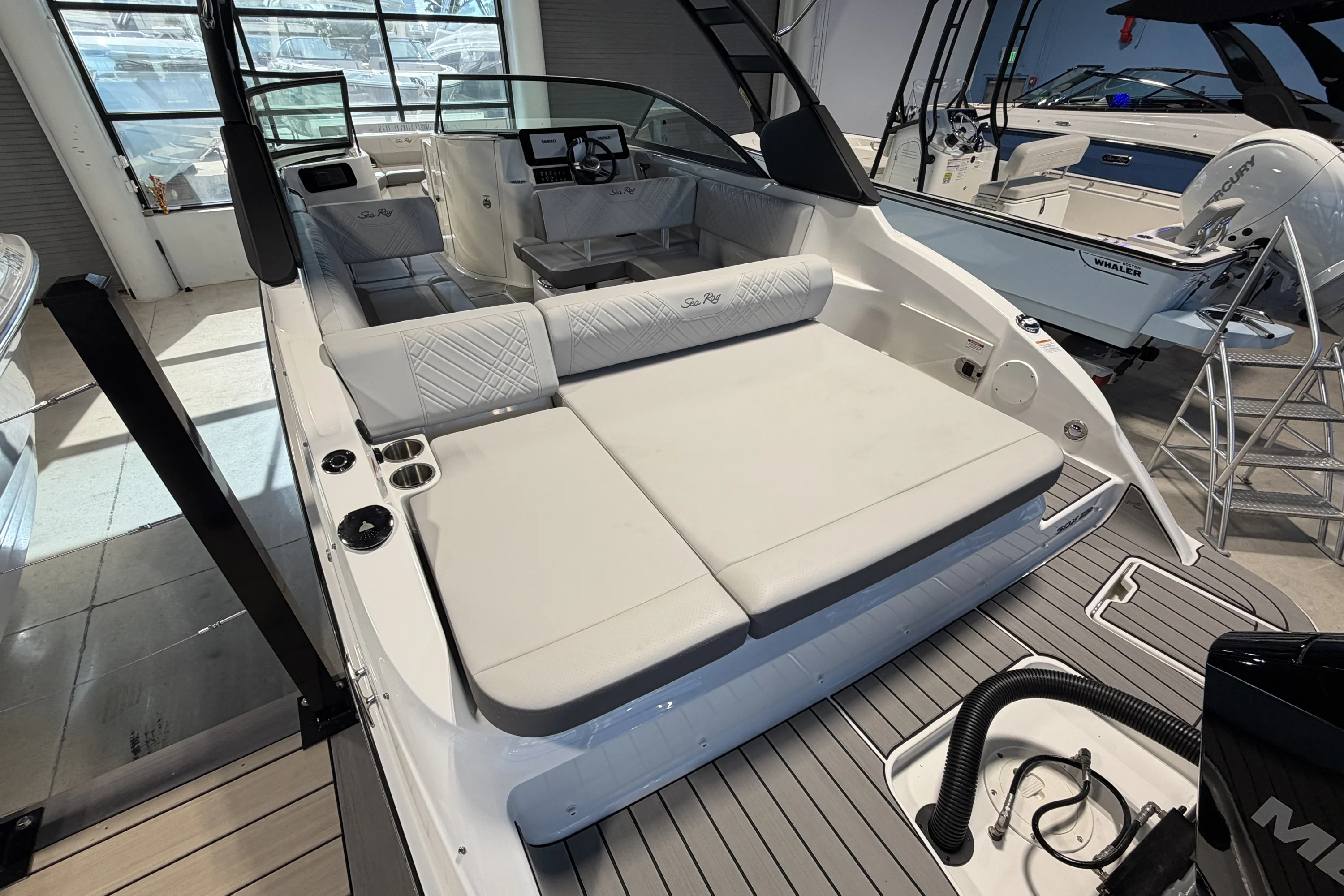 2026 Sea Ray SDX 250 Outboard Image Thumbnail #7