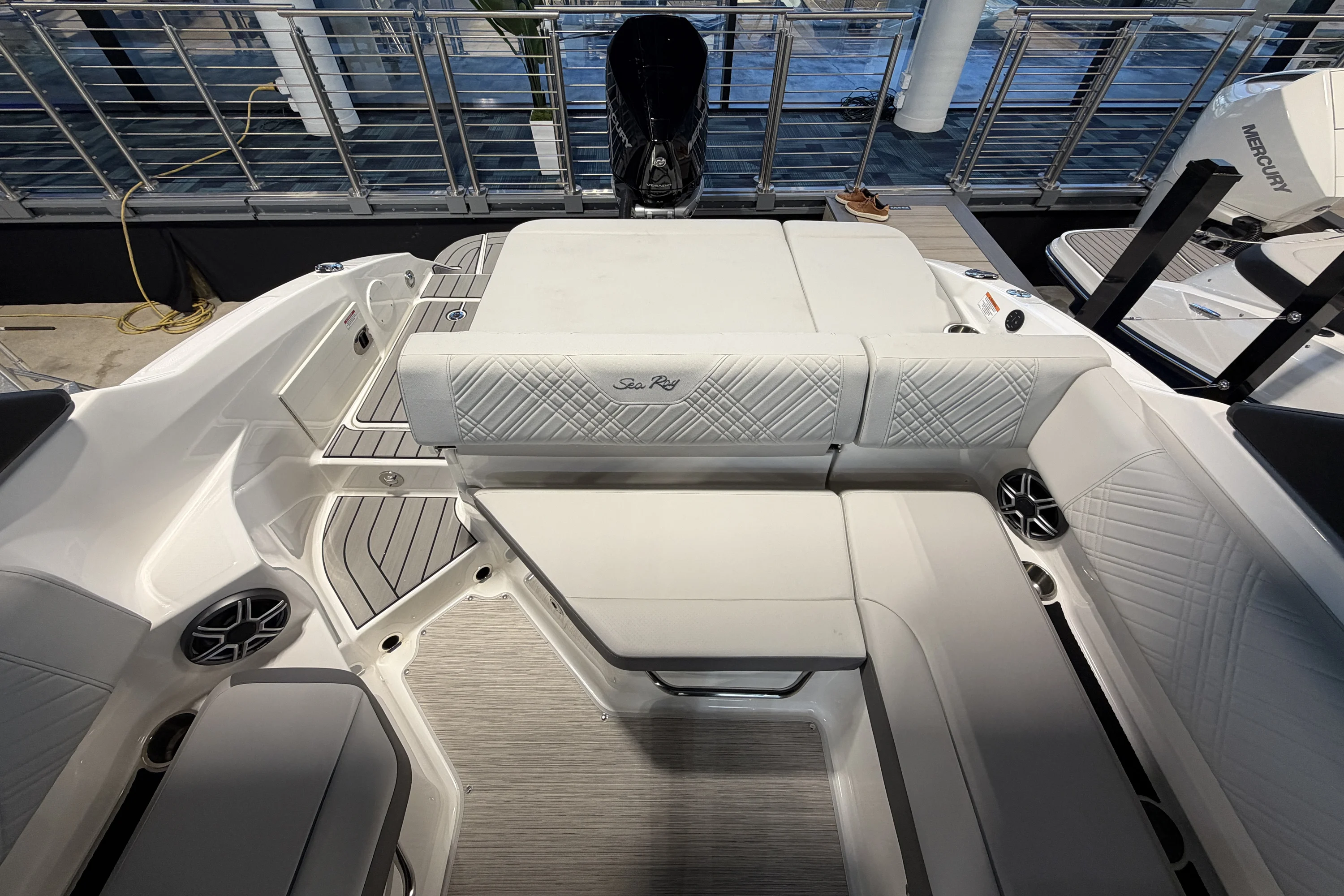 2026 Sea Ray SDX 250 Outboard Image Thumbnail #10