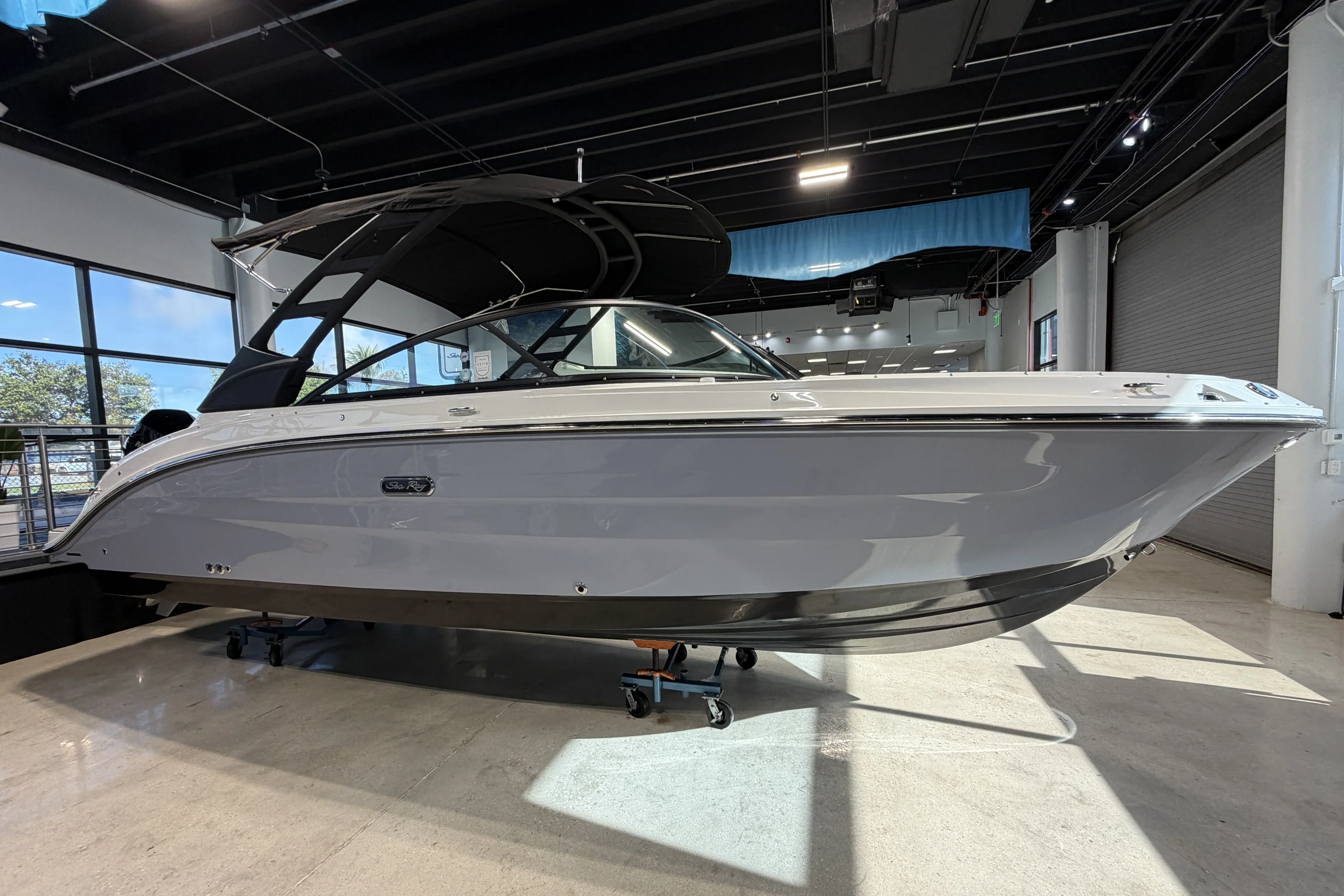 2026 Sea Ray SDX 250 Outboard Image Thumbnail #2