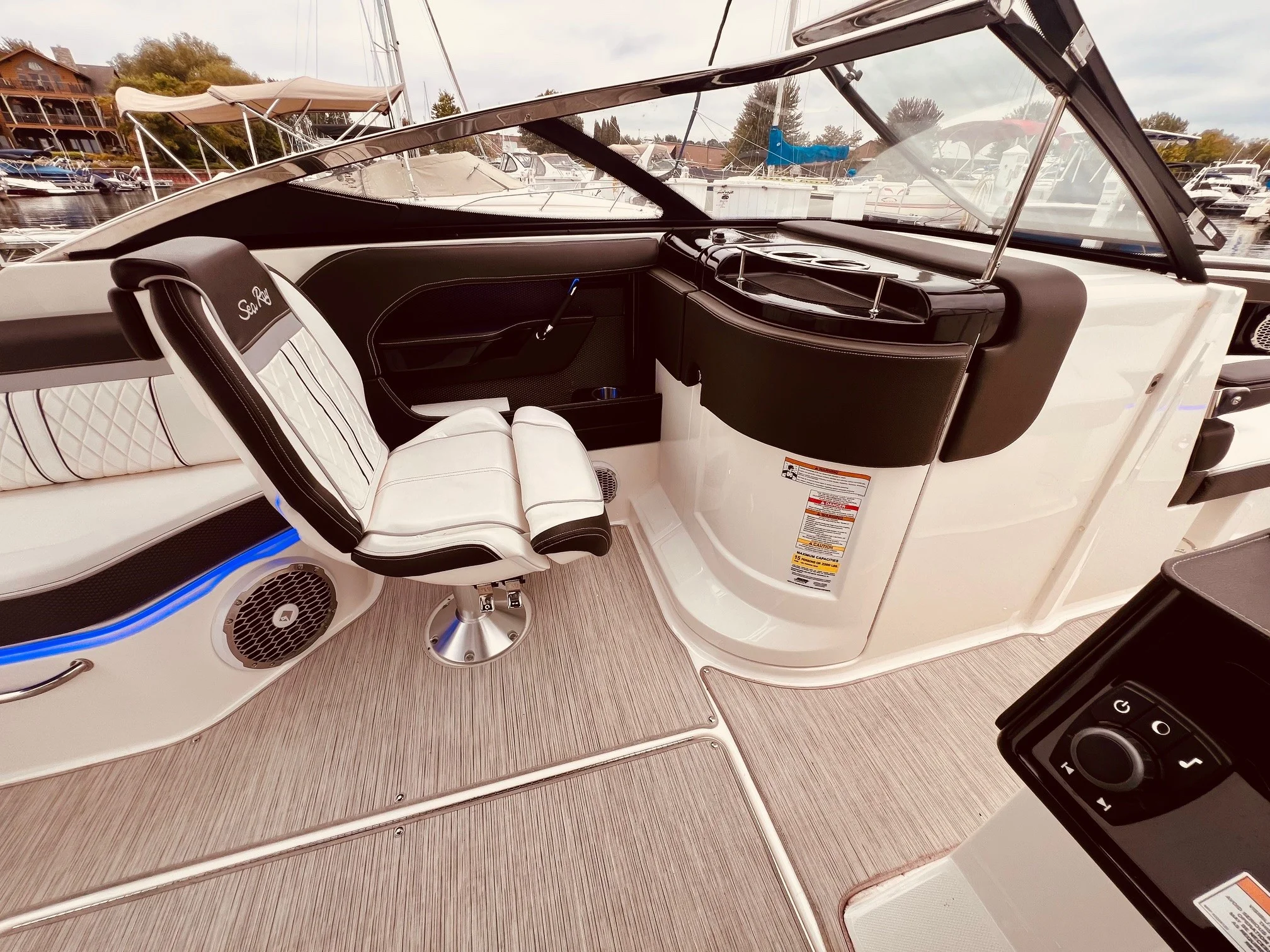 2017 Sea Ray 250 SLX Image Thumbnail #17