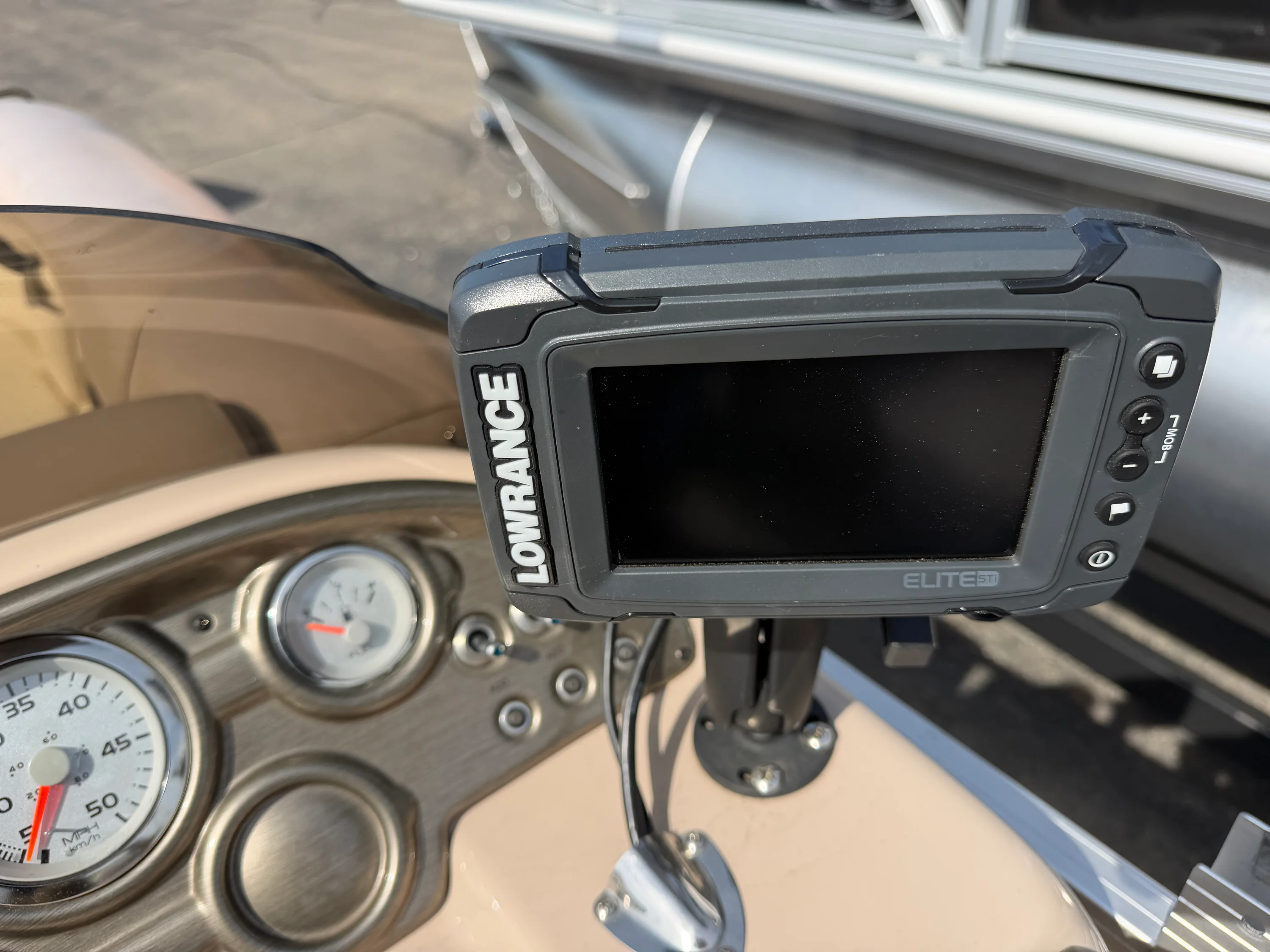 2013 Sylvan 820 MIRAGE Image Thumbnail #12
