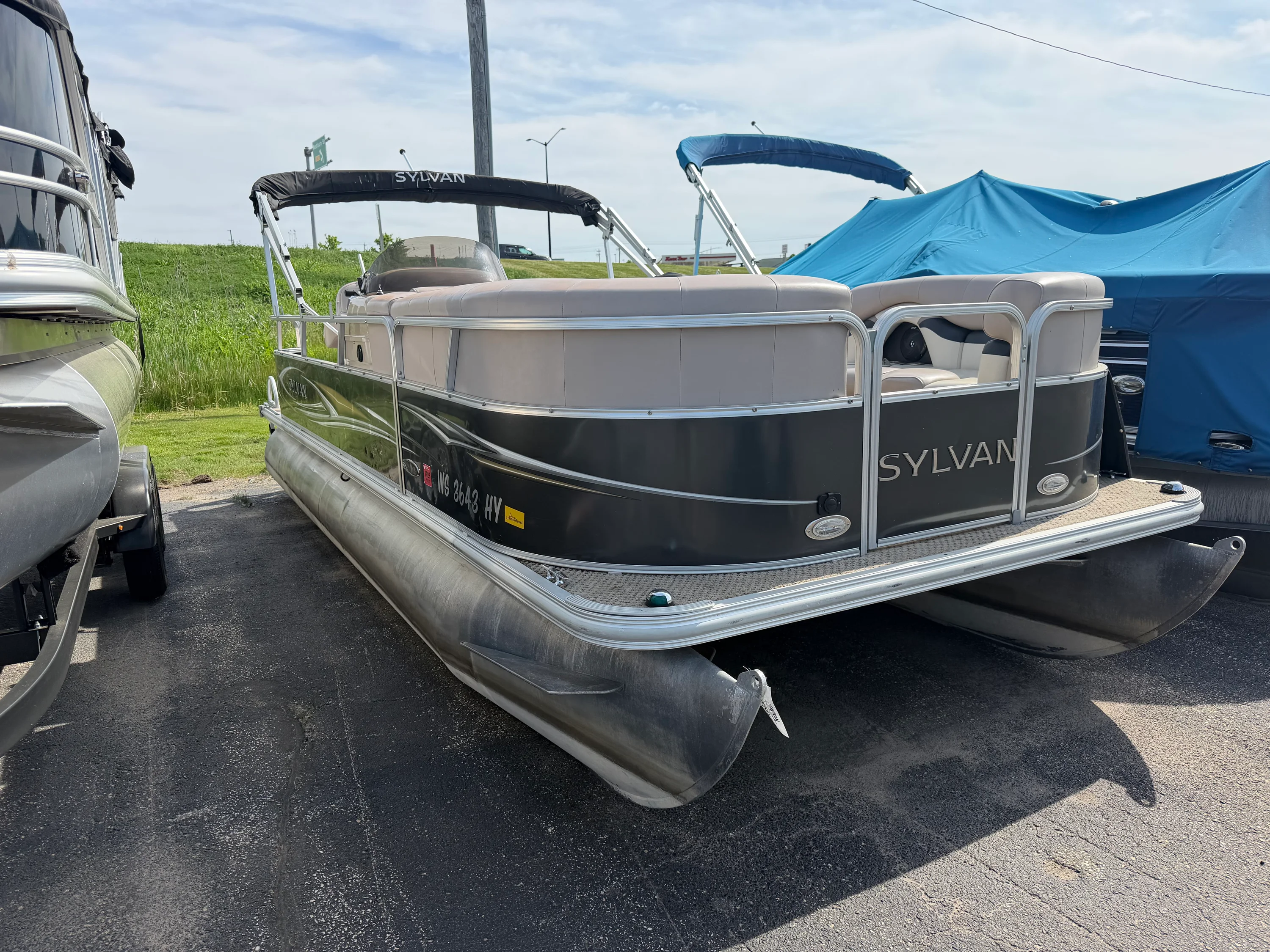 2013 Sylvan 820 MIRAGE Image Thumbnail #0