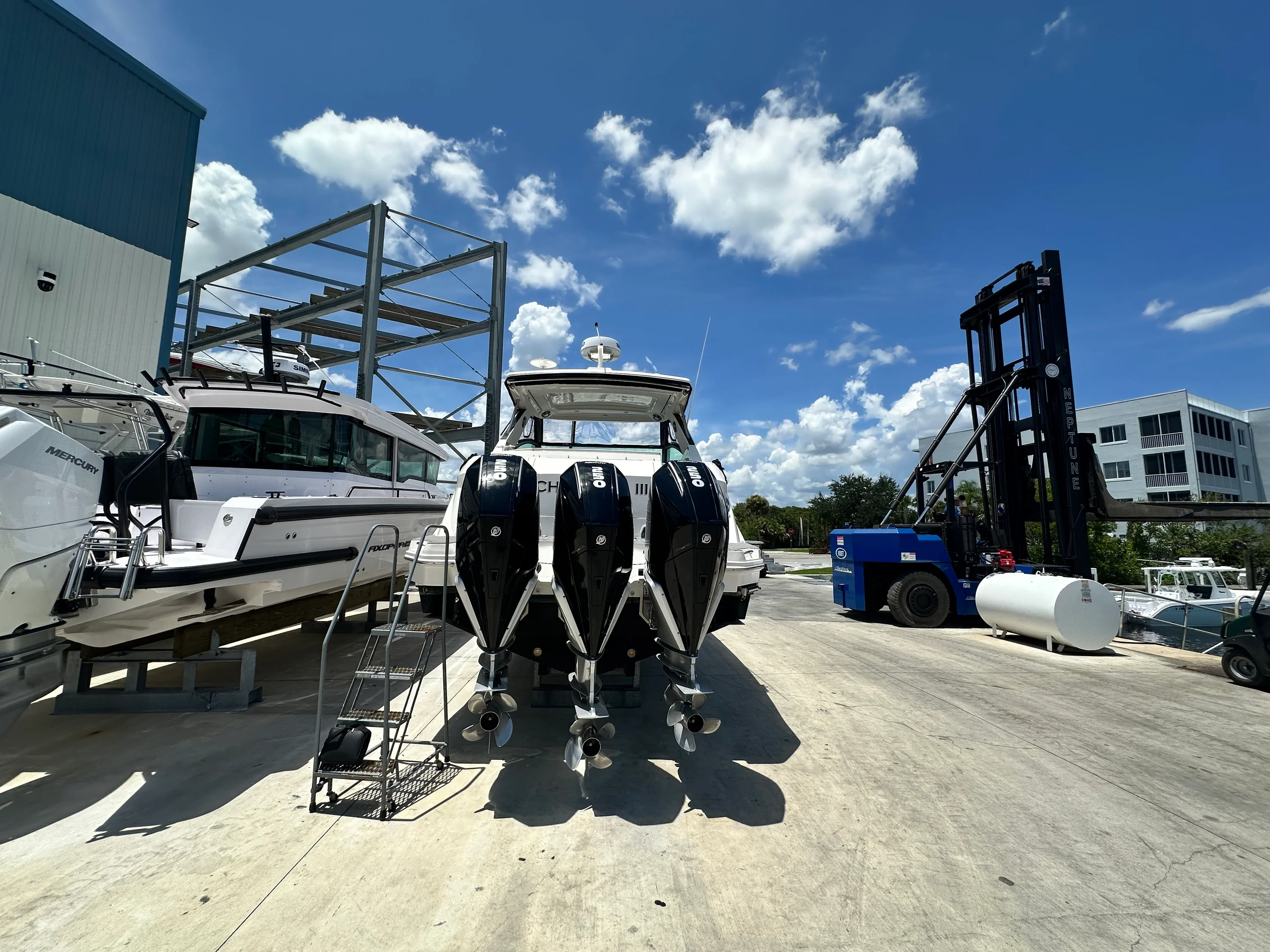 2021 Sea Ray 320 DA-OB Image Thumbnail #3