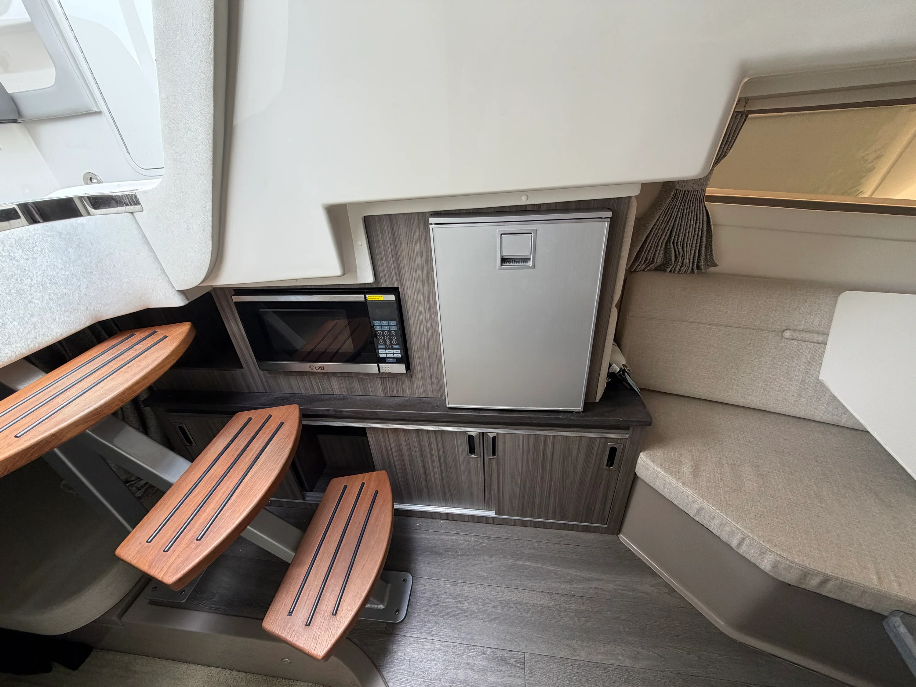 2021 Sea Ray 320 DA-OB Image Thumbnail #25