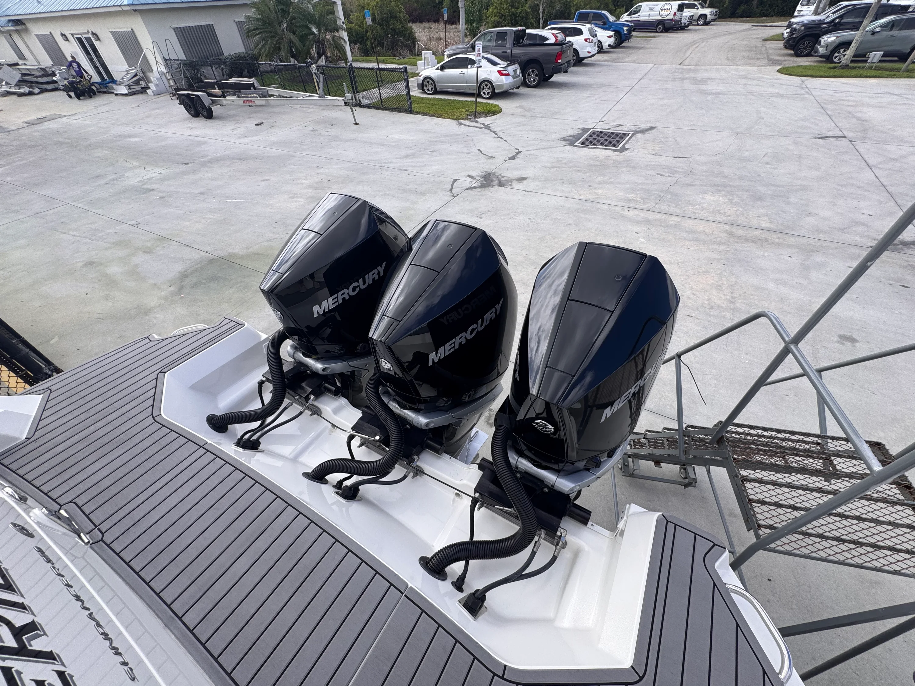 2021 Sea Ray 320 DA-OB Image Thumbnail #3