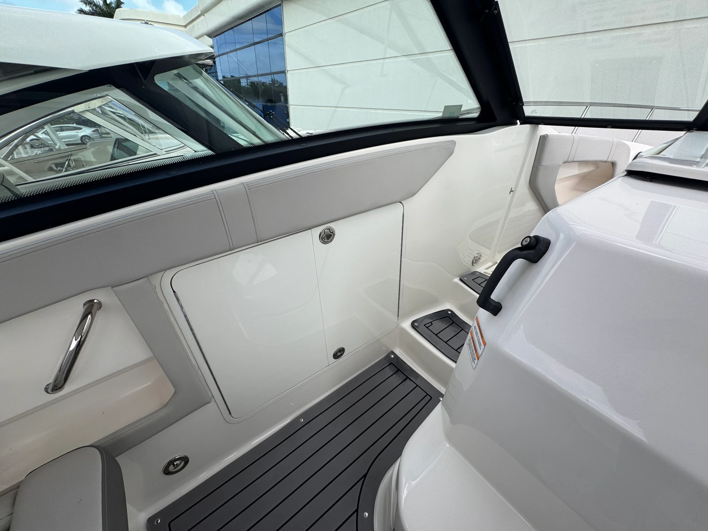 2021 Sea Ray 320 DA-OB Image Thumbnail #17