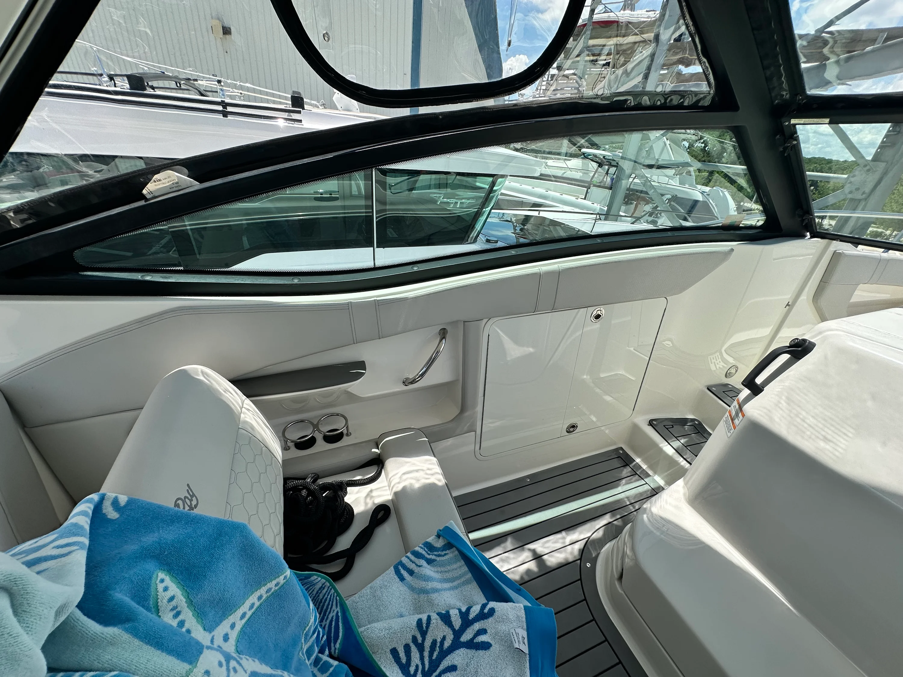 2021 Sea Ray 320 DA-OB Image Thumbnail #15