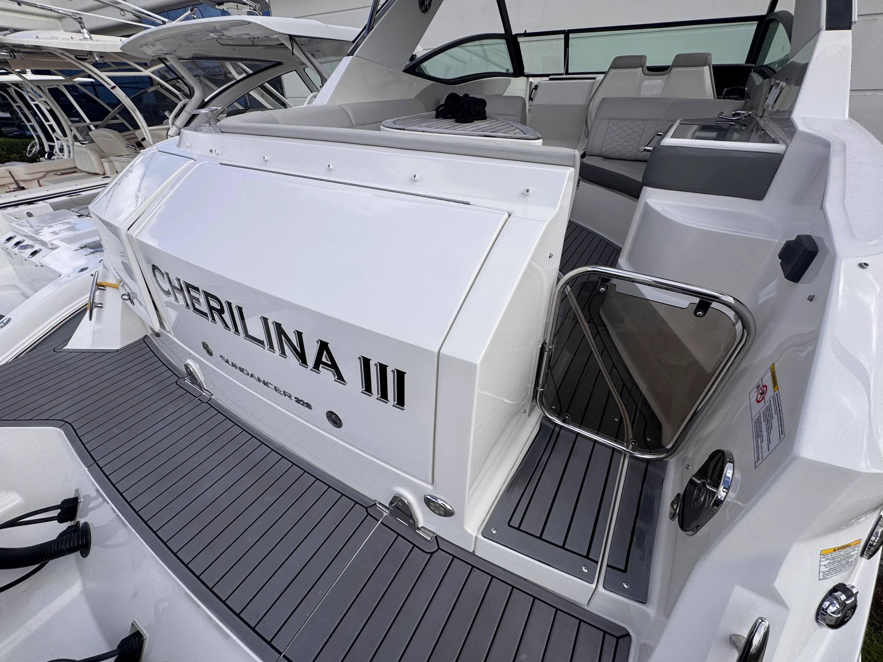 2021 Sea Ray 320 DA-OB Image Thumbnail #4
