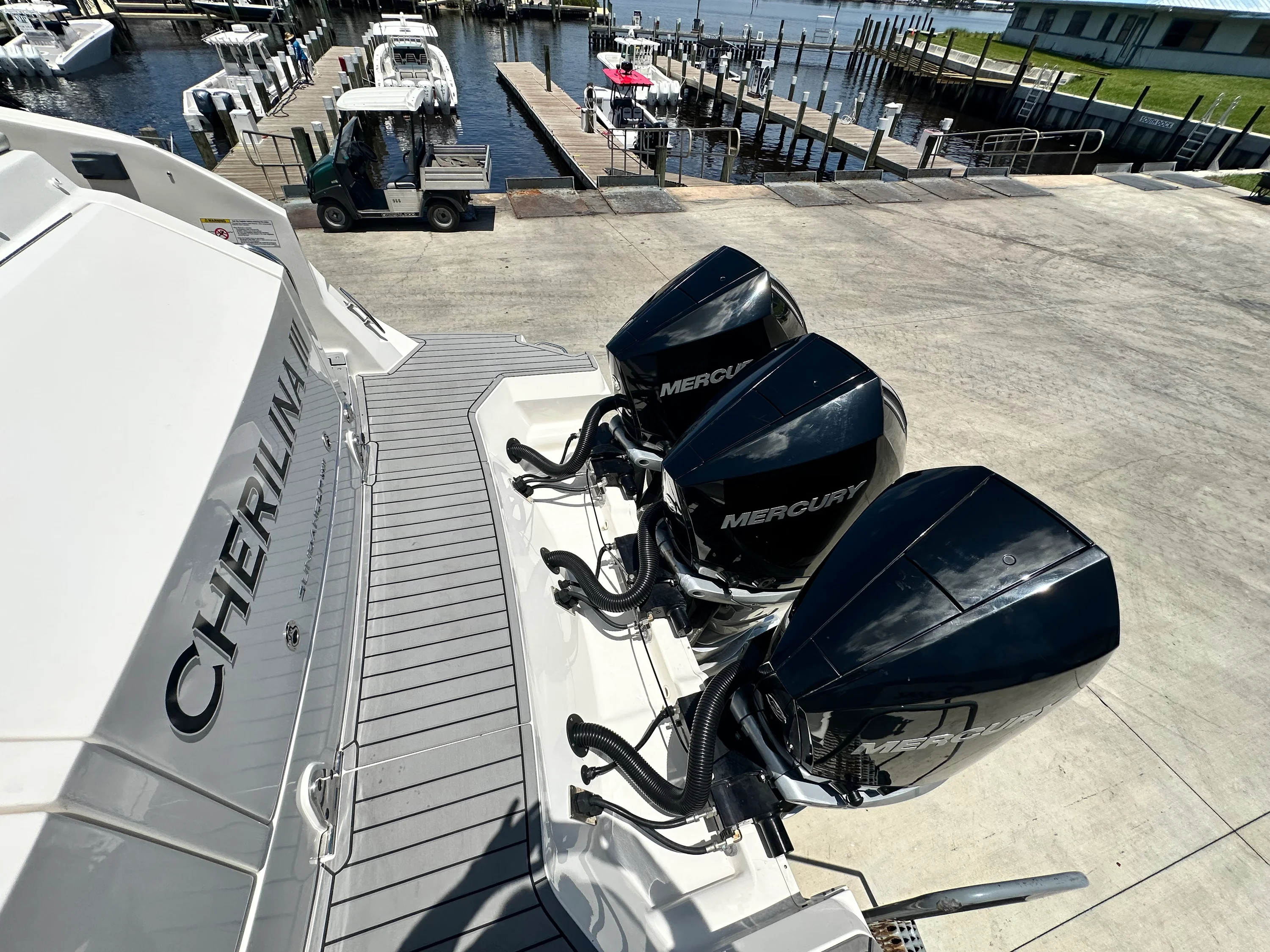 2021 Sea Ray 320 DA-OB Image Thumbnail #4