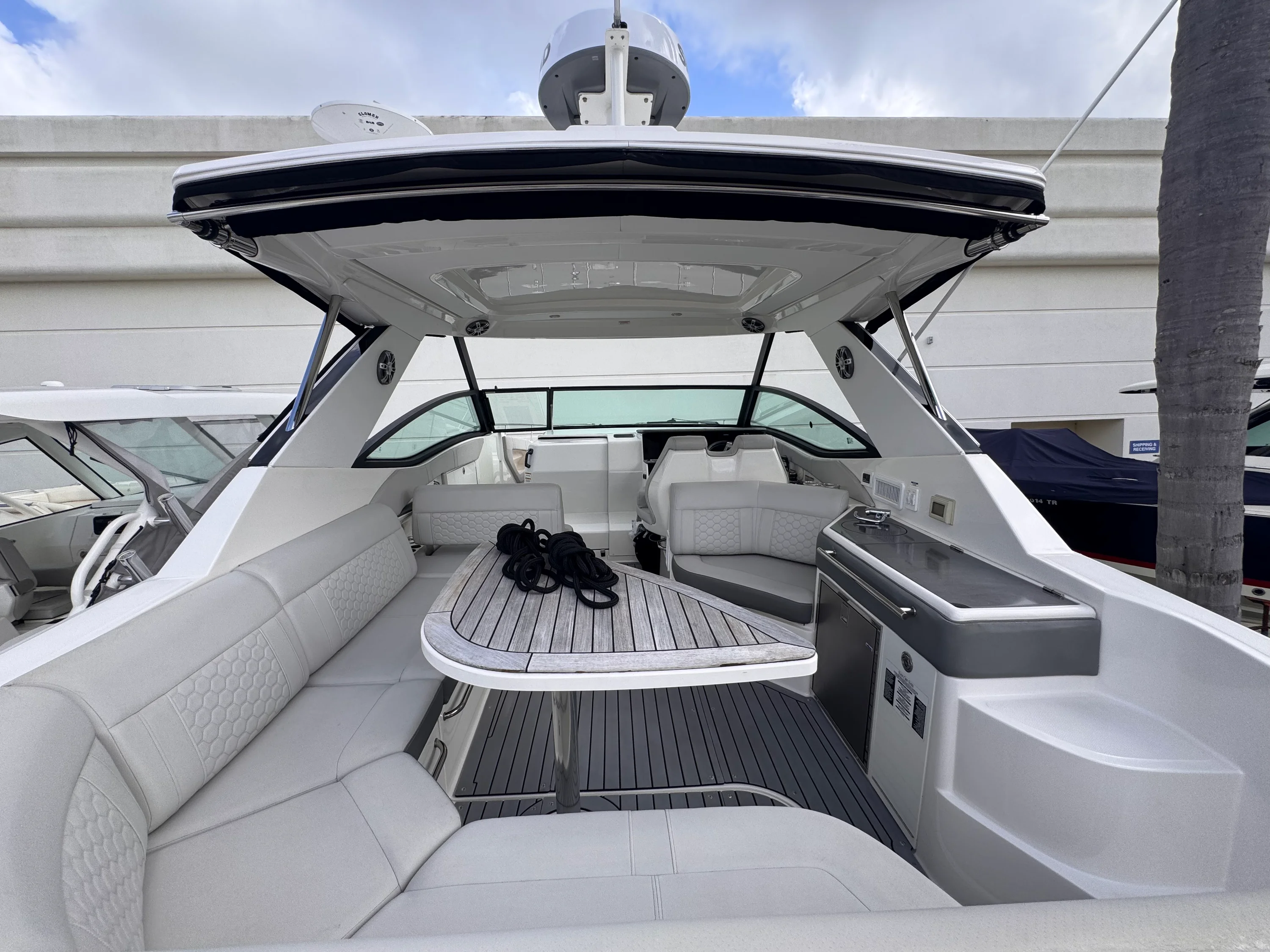 2021 Sea Ray 320 DA-OB Image Thumbnail #5