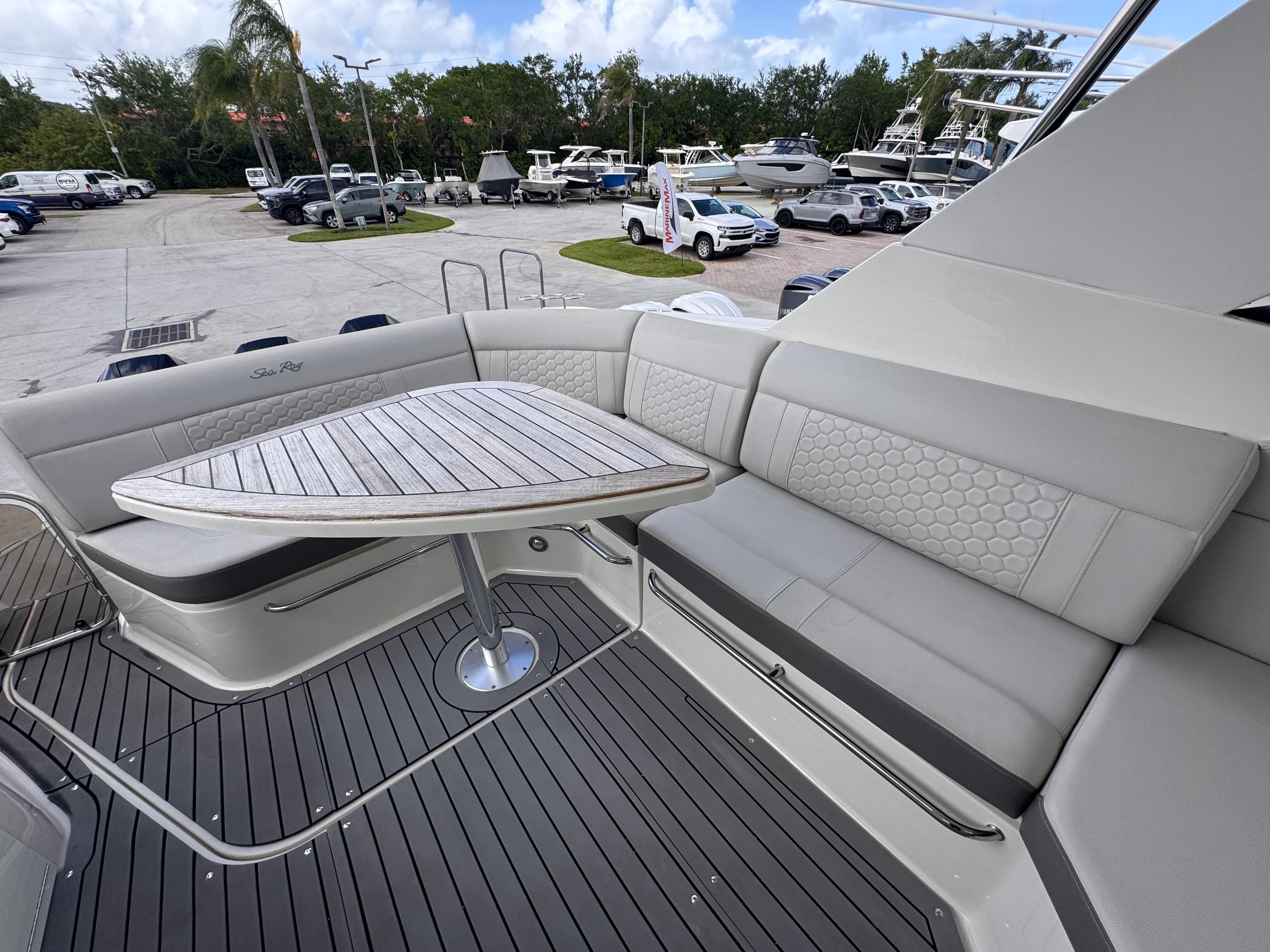 2021 Sea Ray 320 DA-OB Image Thumbnail #6