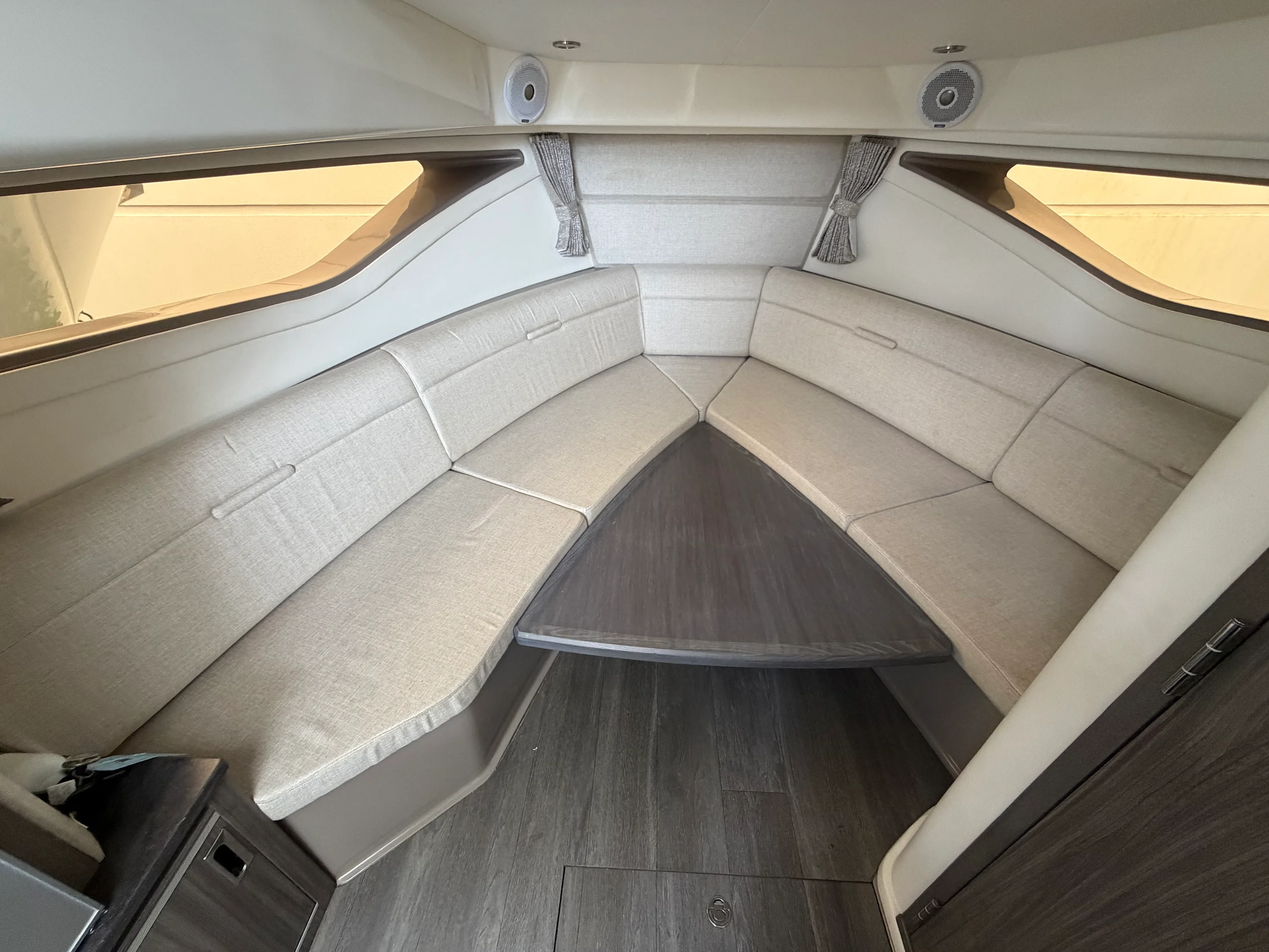 2021 Sea Ray 320 DA-OB Image Thumbnail #28