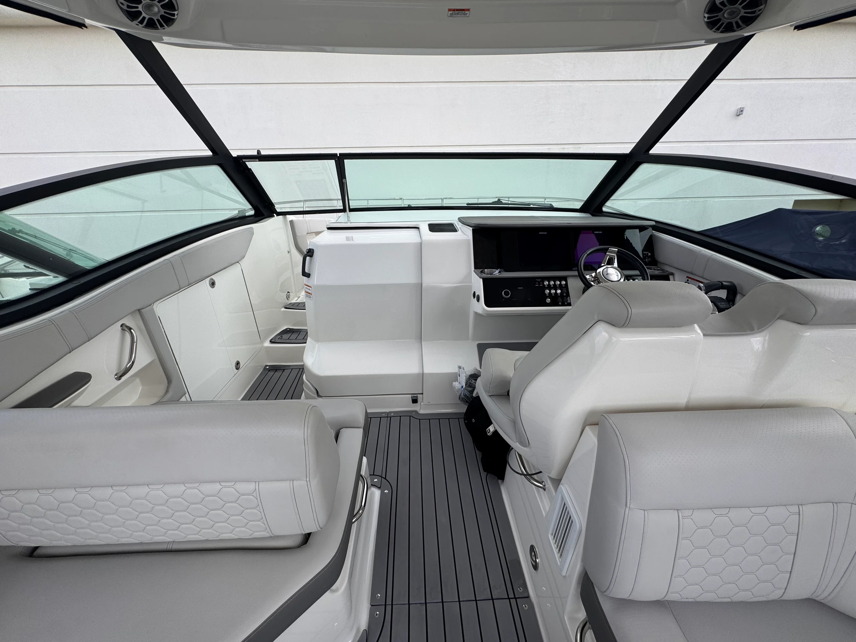 2021 Sea Ray 320 DA-OB Image Thumbnail #11