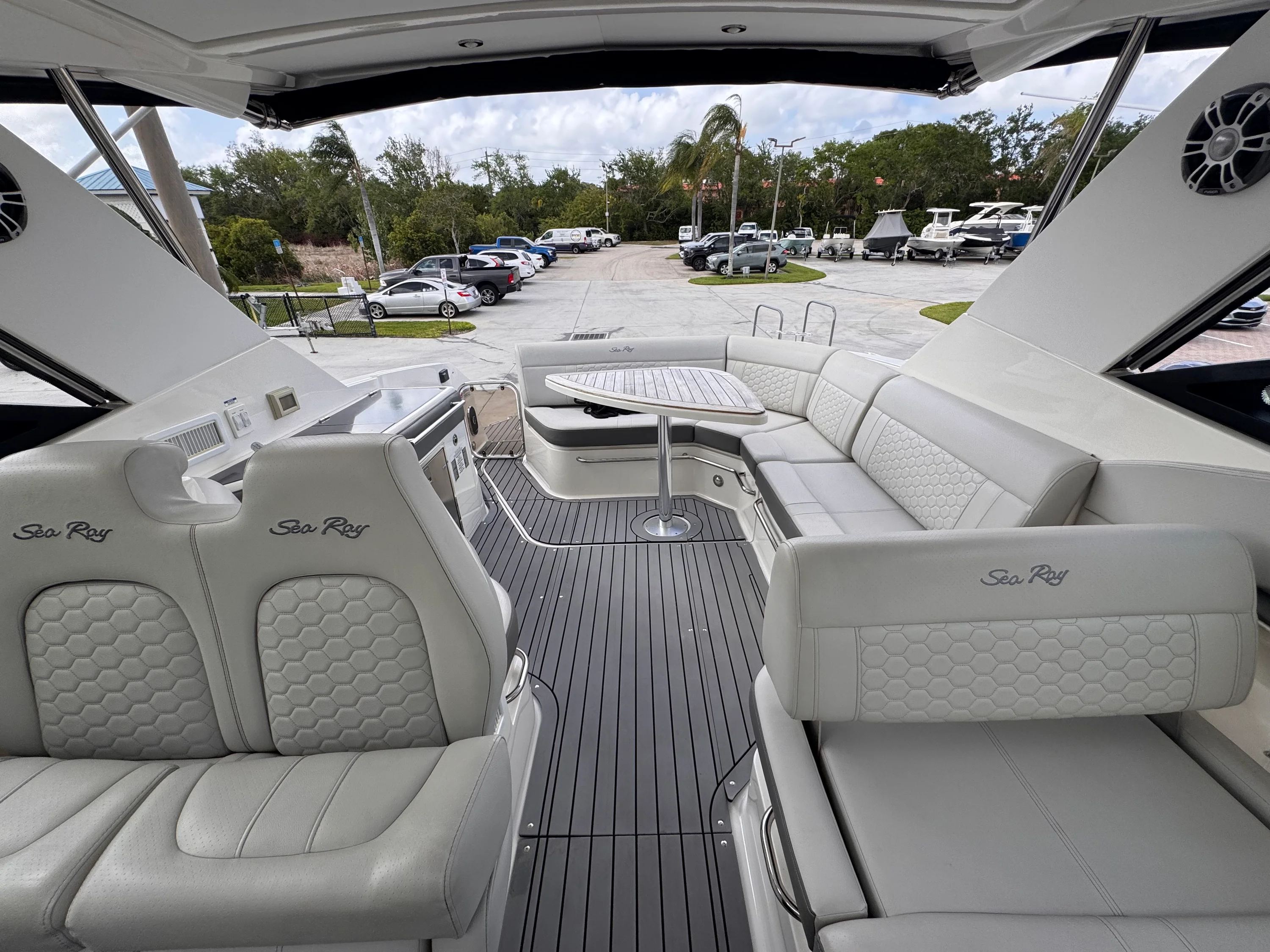 2021 Sea Ray 320 DA-OB Image Thumbnail #13