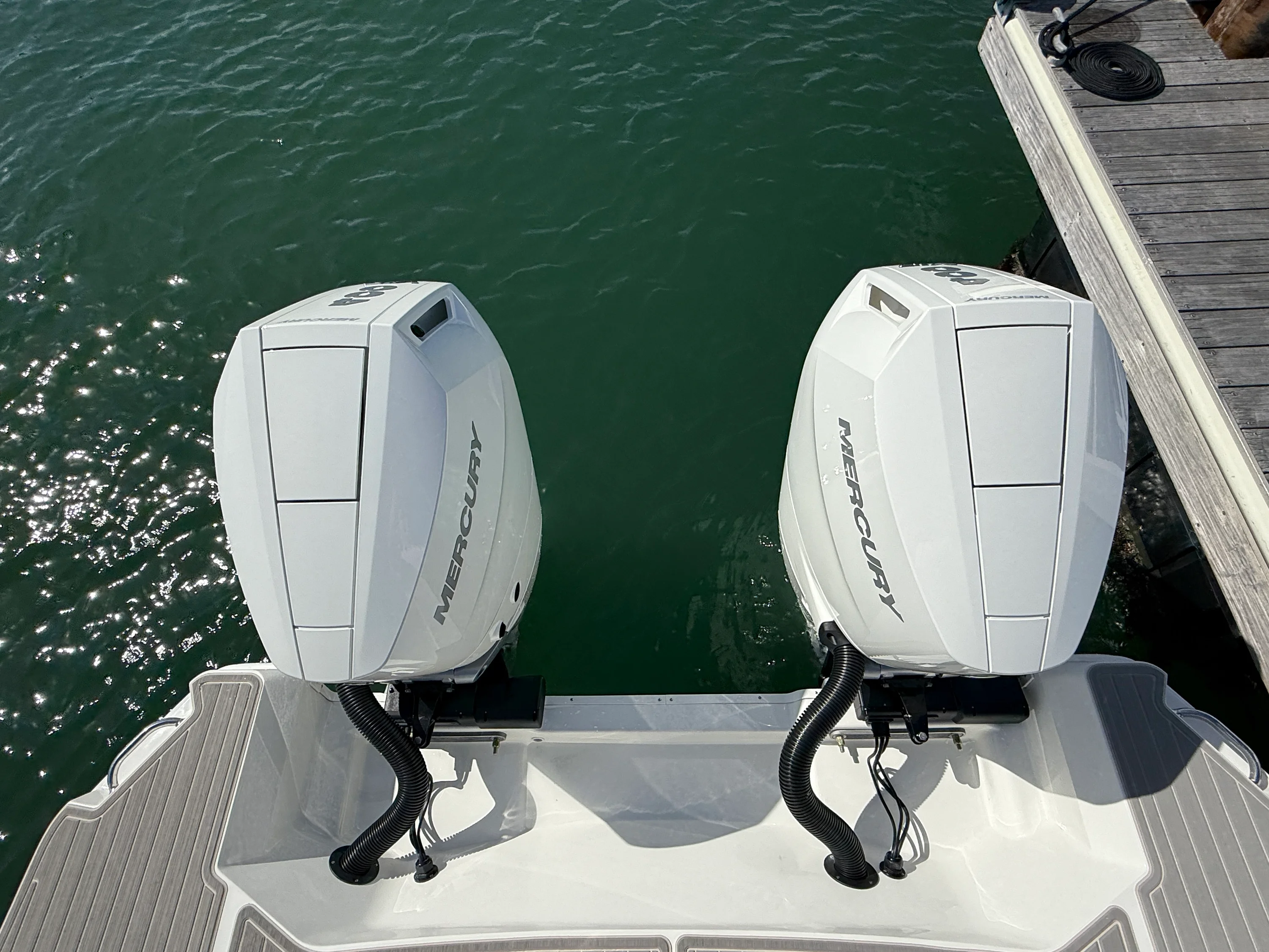 2026 Sea Ray Sundancer 320 Outboard Image Thumbnail #6