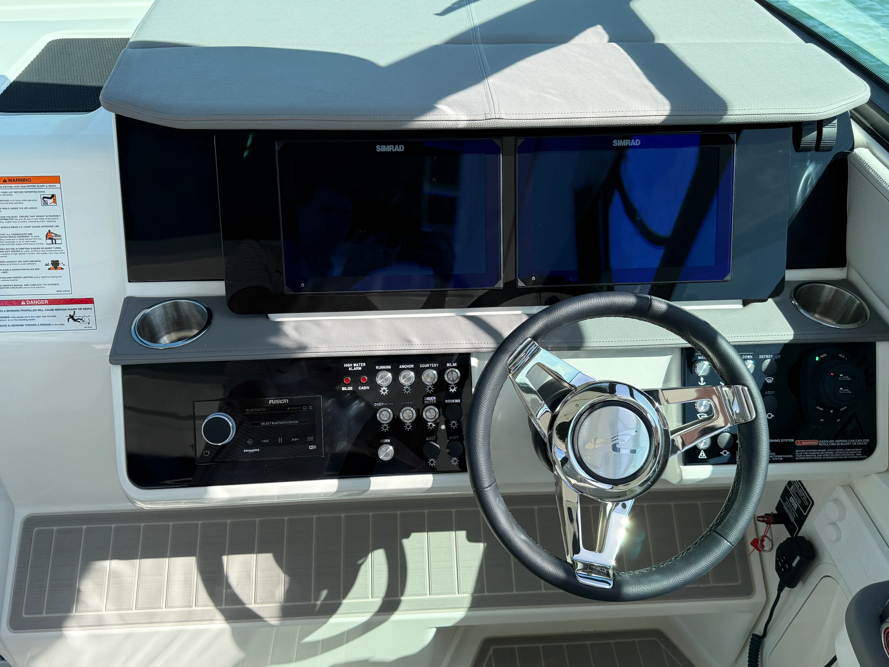 2026 Sea Ray Sundancer 320 Outboard Image Thumbnail #10