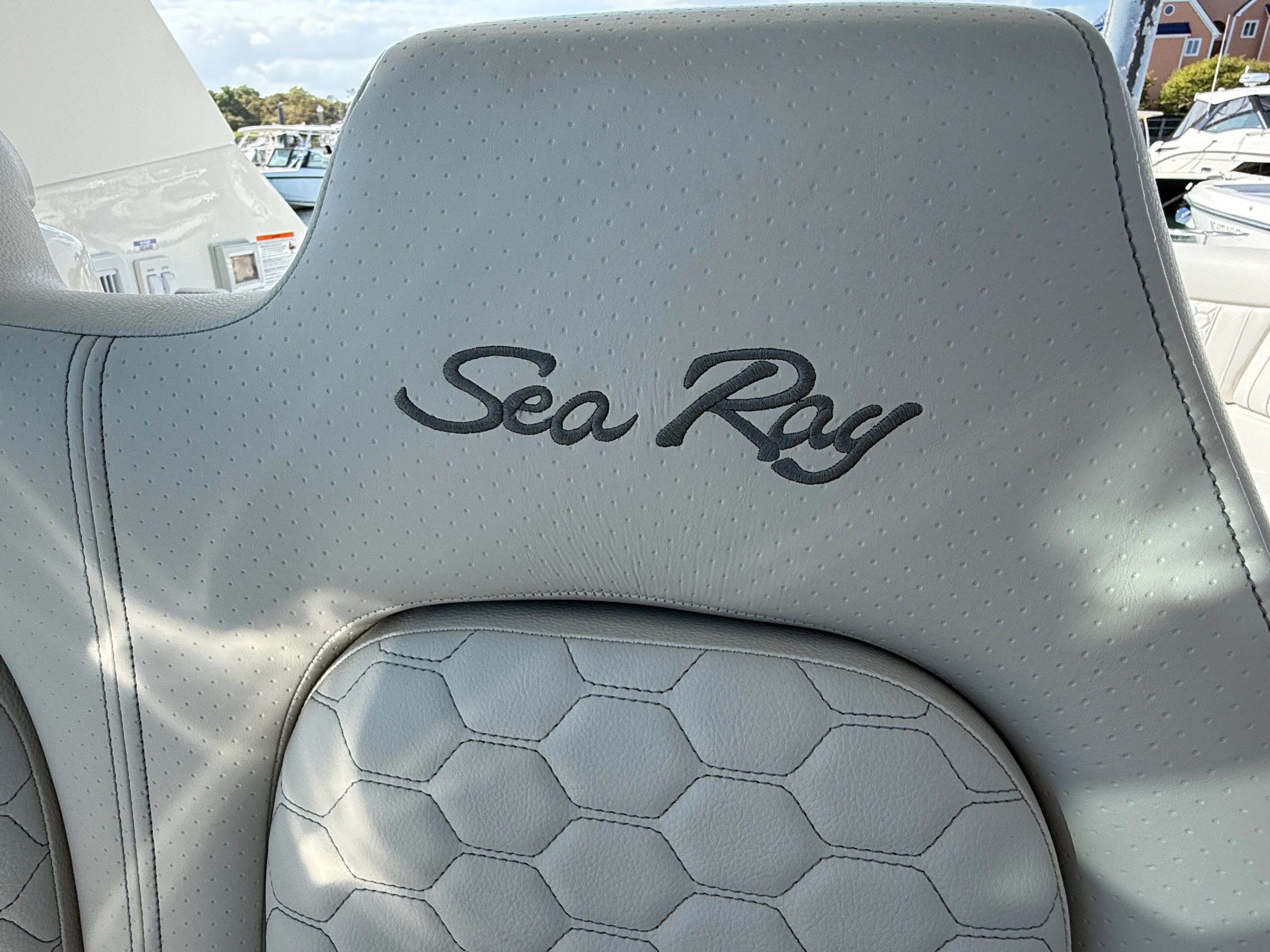 2026 Sea Ray Sundancer 320 Outboard Image Thumbnail #25