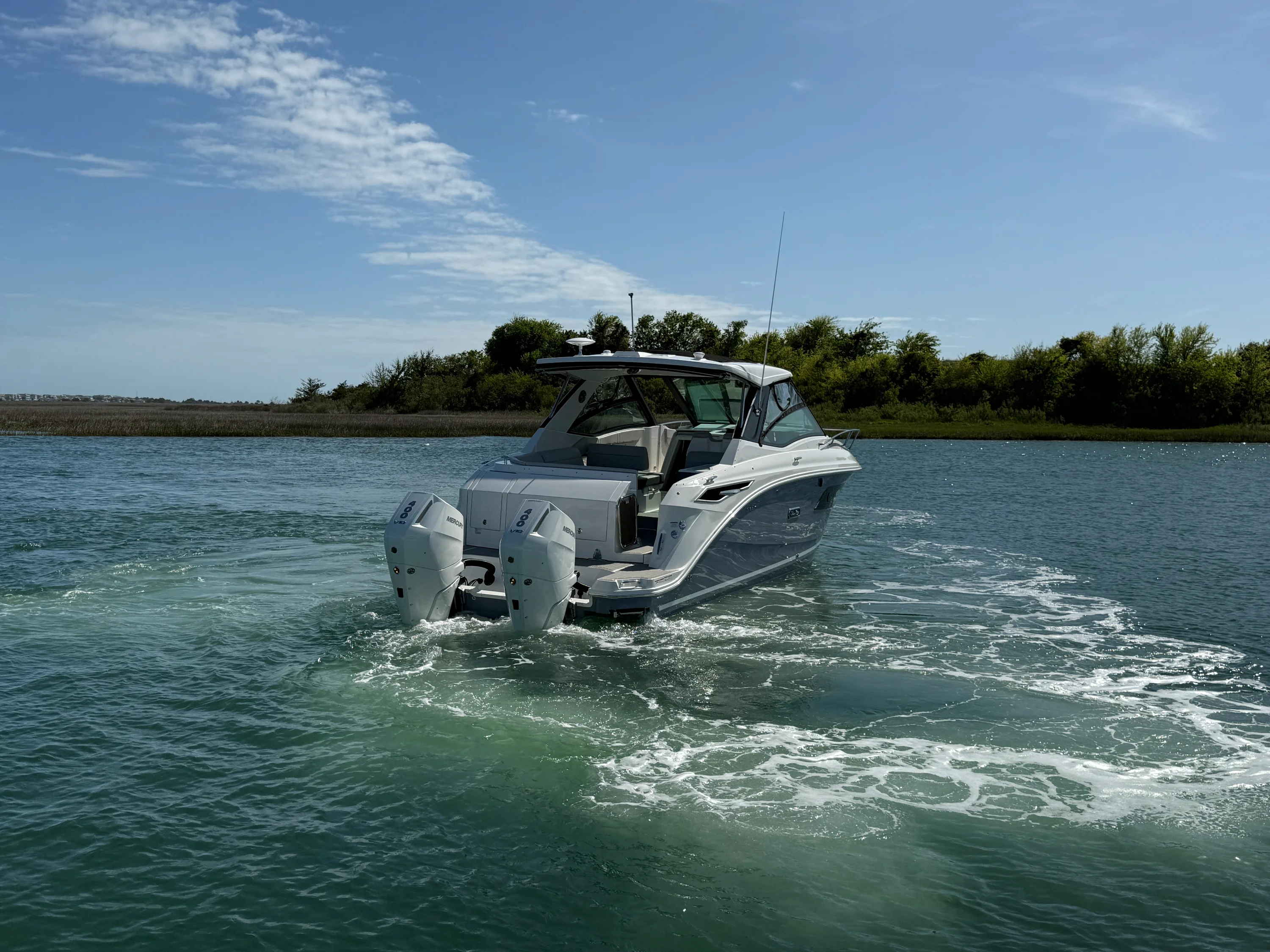 2026 Sea Ray Sundancer 320 Outboard Image Thumbnail #1