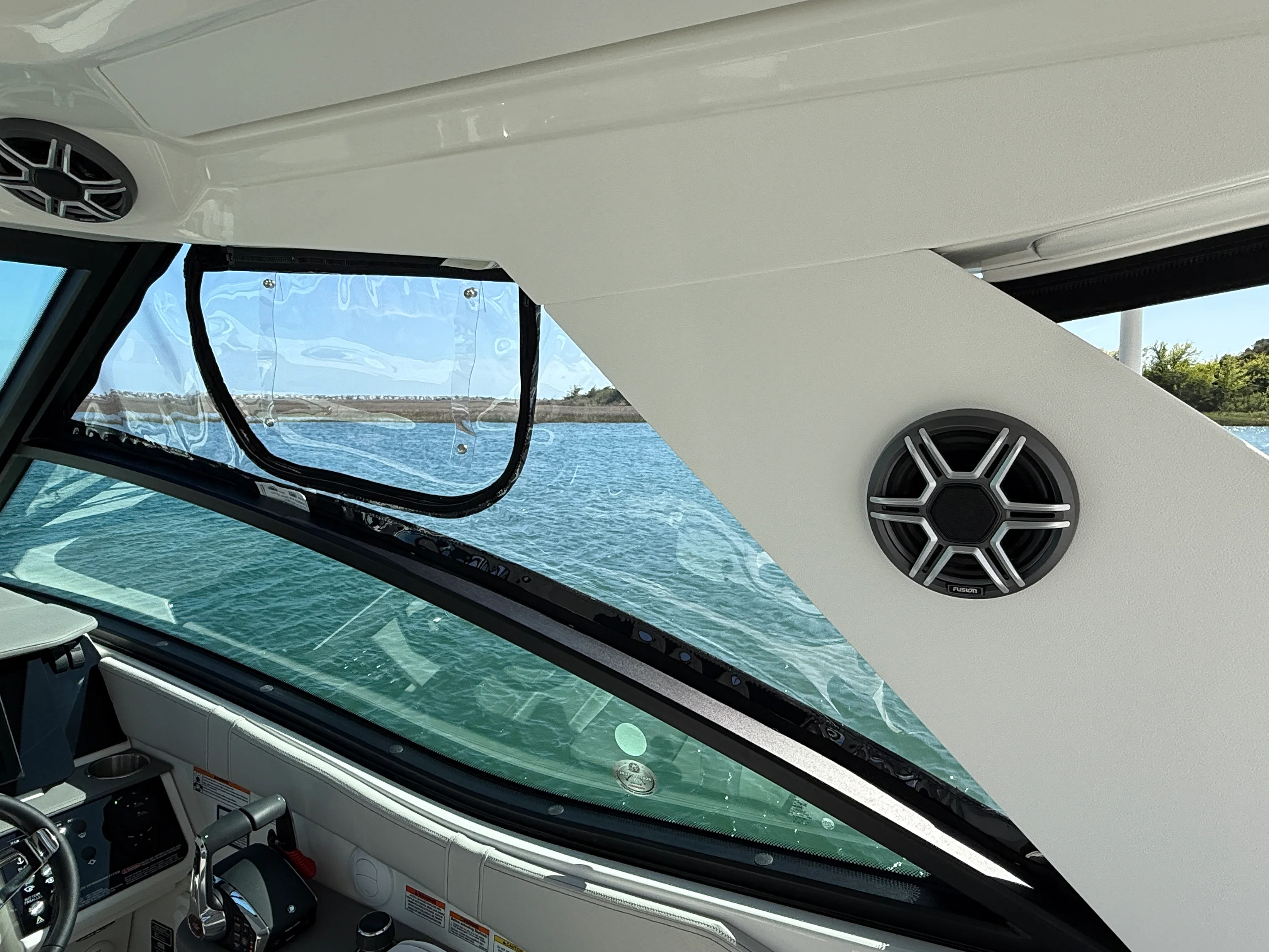 2026 Sea Ray Sundancer 320 Outboard Image Thumbnail #29