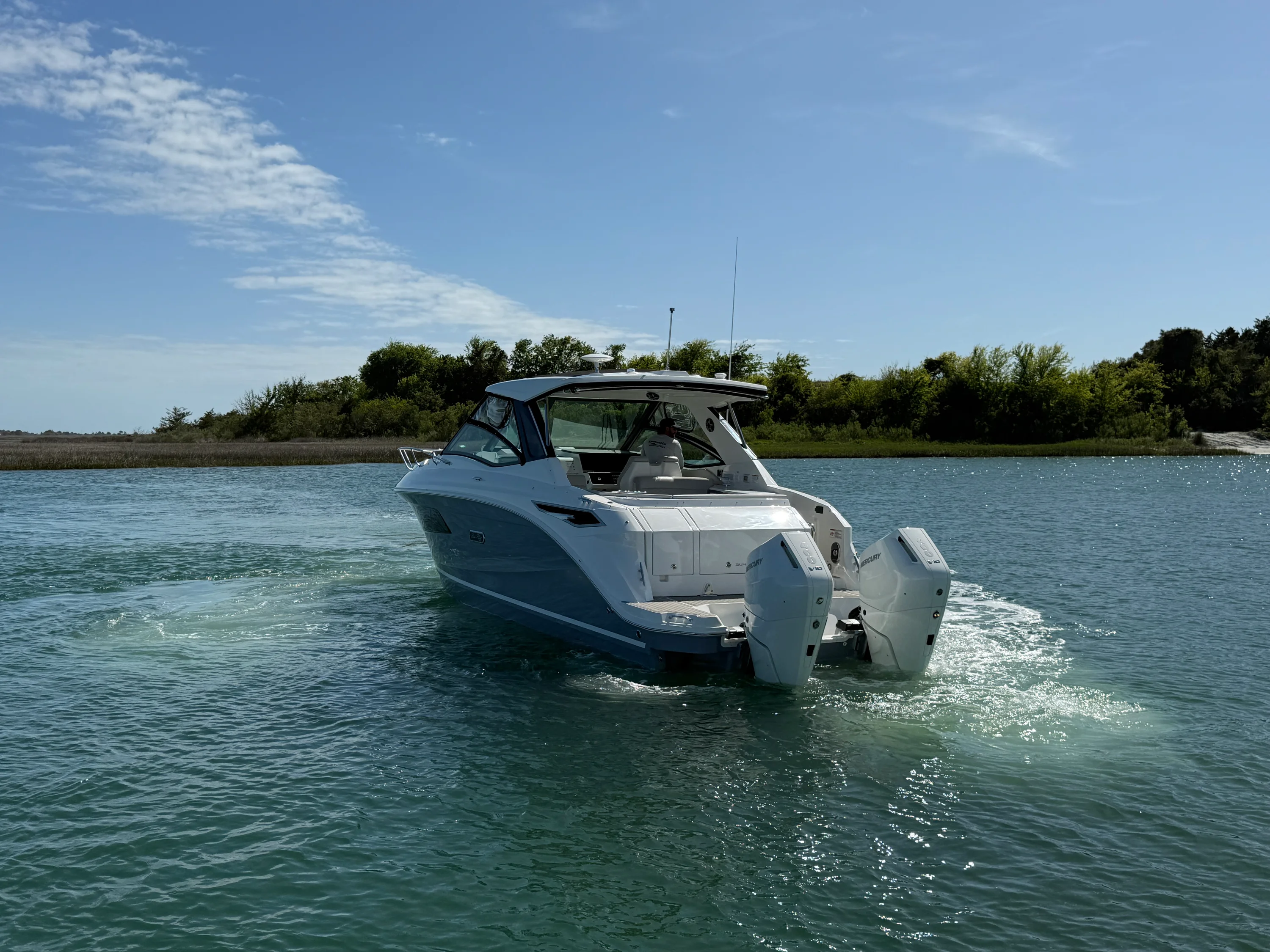 2026 Sea Ray Sundancer 320 Outboard Image Thumbnail #2