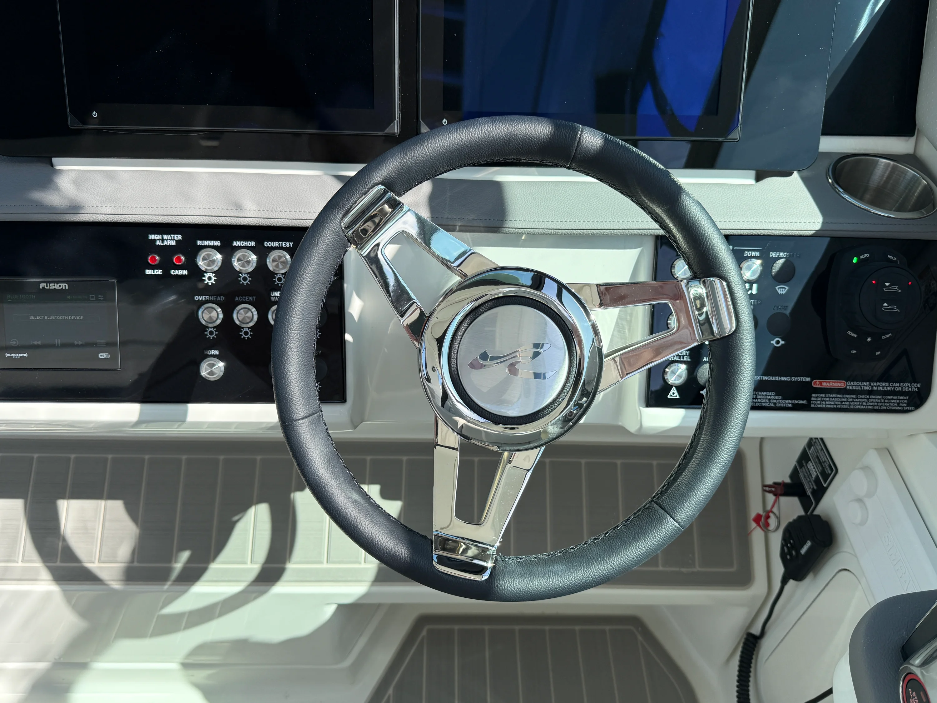 2026 Sea Ray Sundancer 320 Outboard Image Thumbnail #11