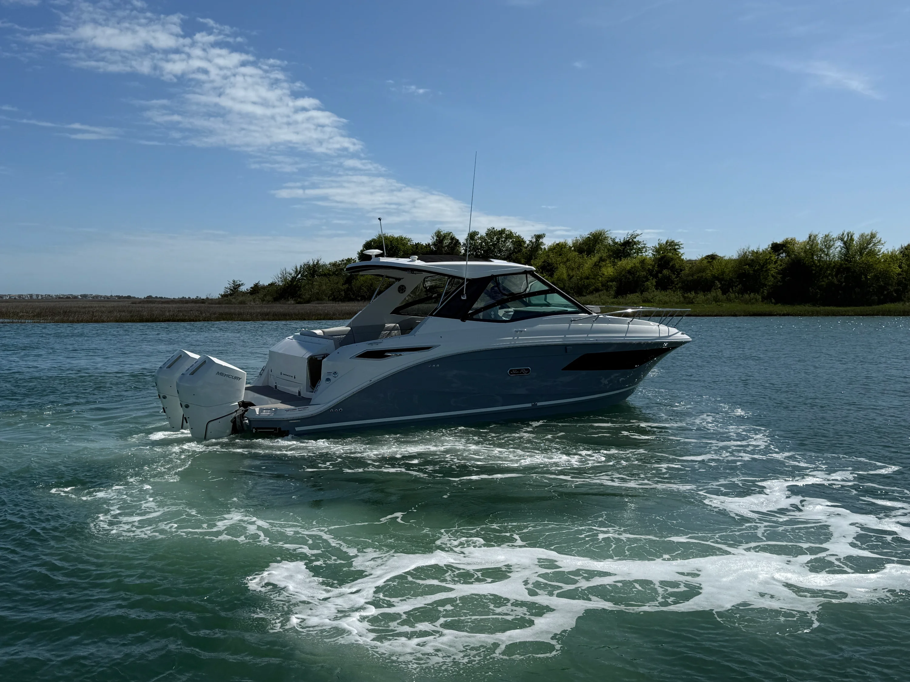 2026 Sea Ray Sundancer 320 Outboard Image Thumbnail #0