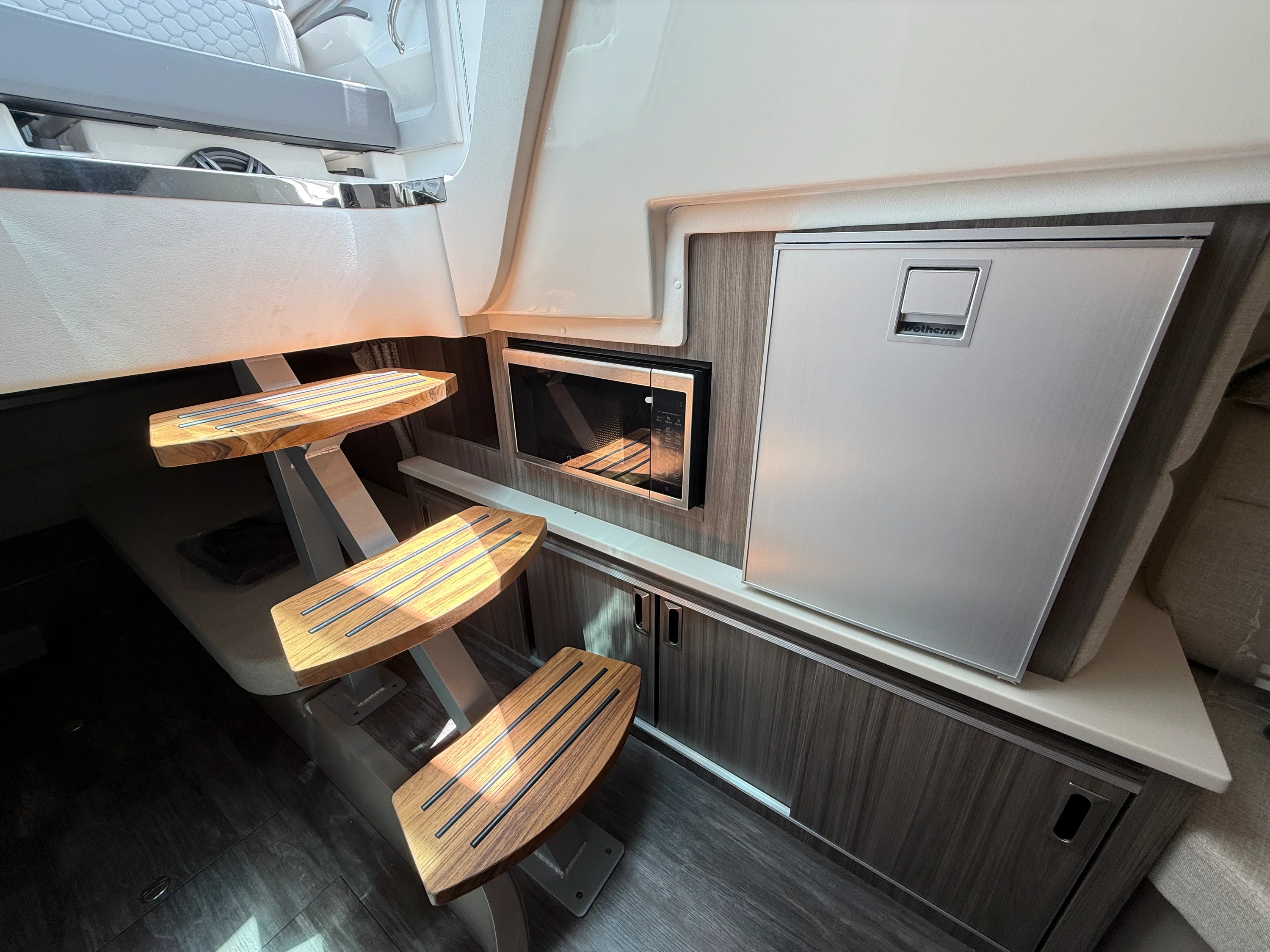 2026 Sea Ray Sundancer 320 Outboard Image Thumbnail #31