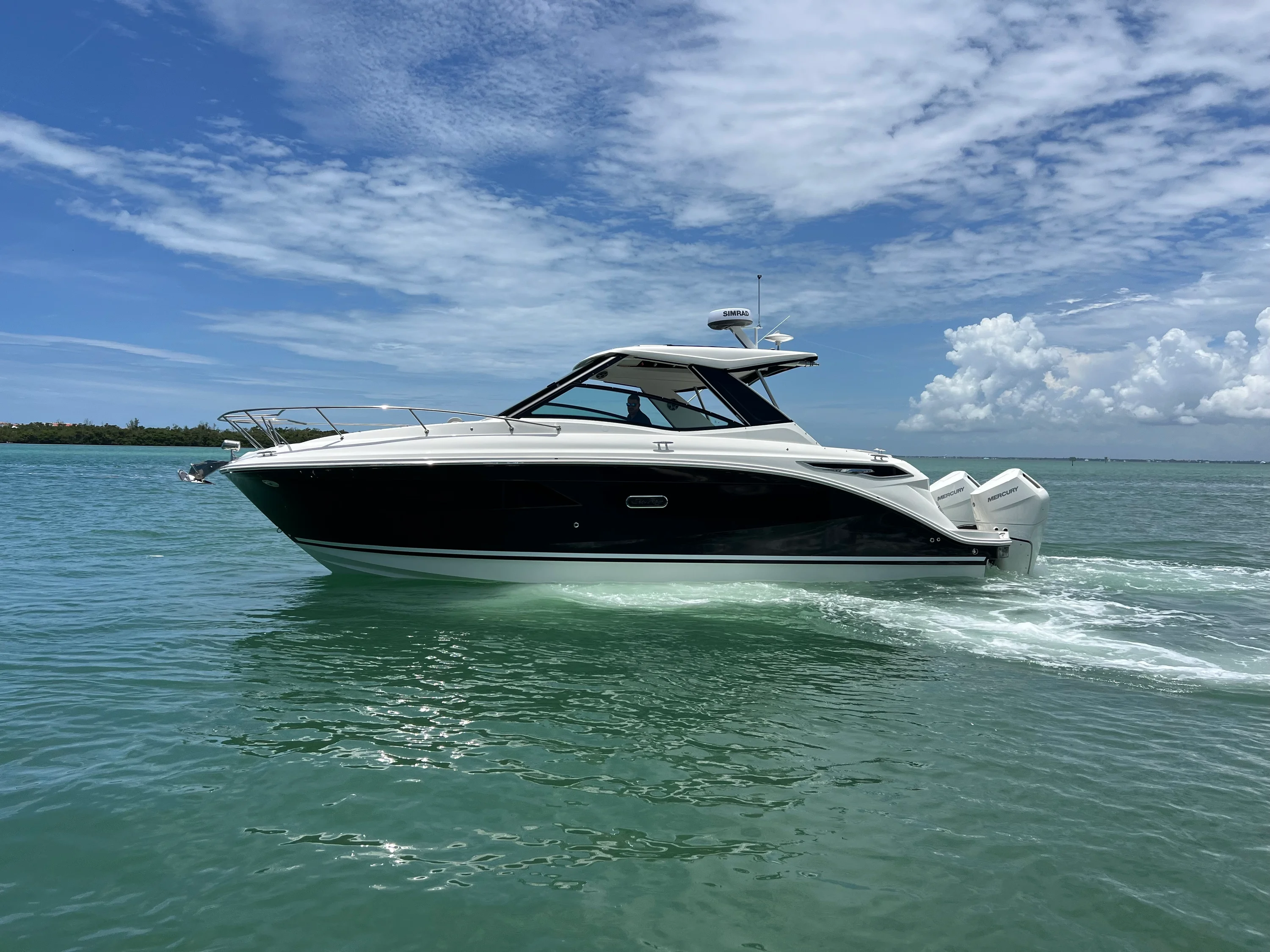 2026 Sea Ray Sundancer 320 Outboard Image Thumbnail #12