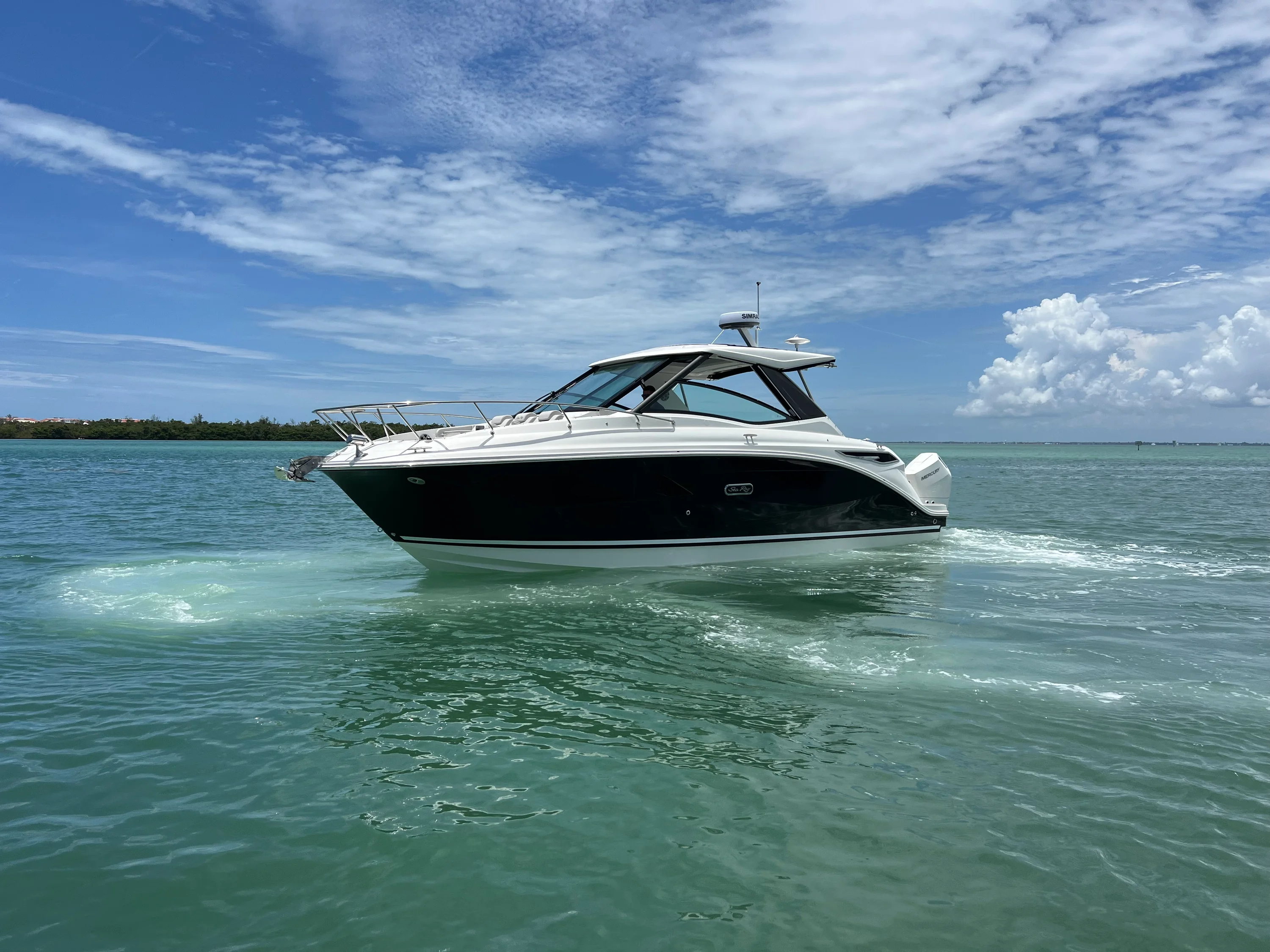 2026 Sea Ray Sundancer 320 Outboard Image Thumbnail #10