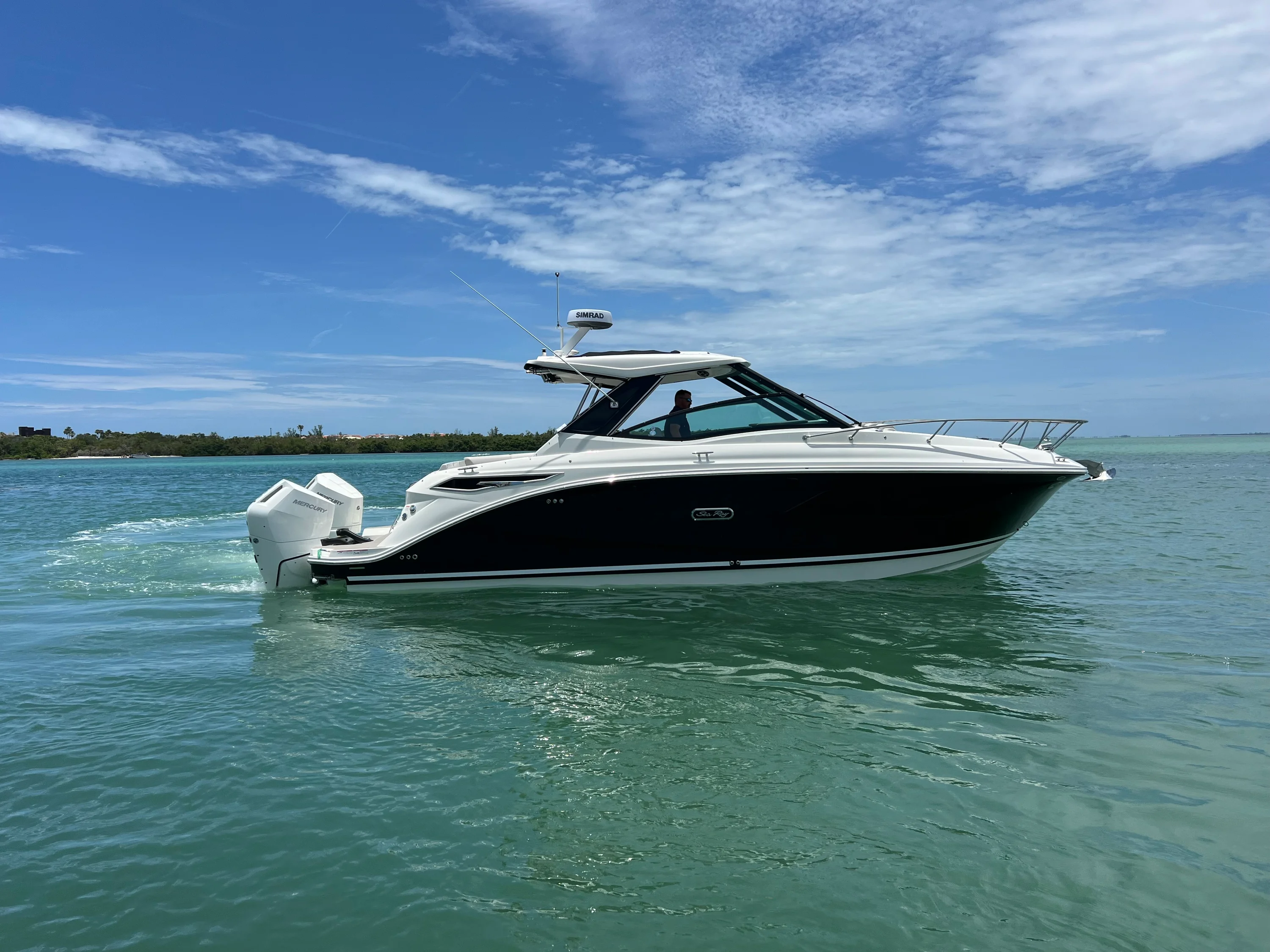 2026 Sea Ray Sundancer 320 Outboard Image Thumbnail #3