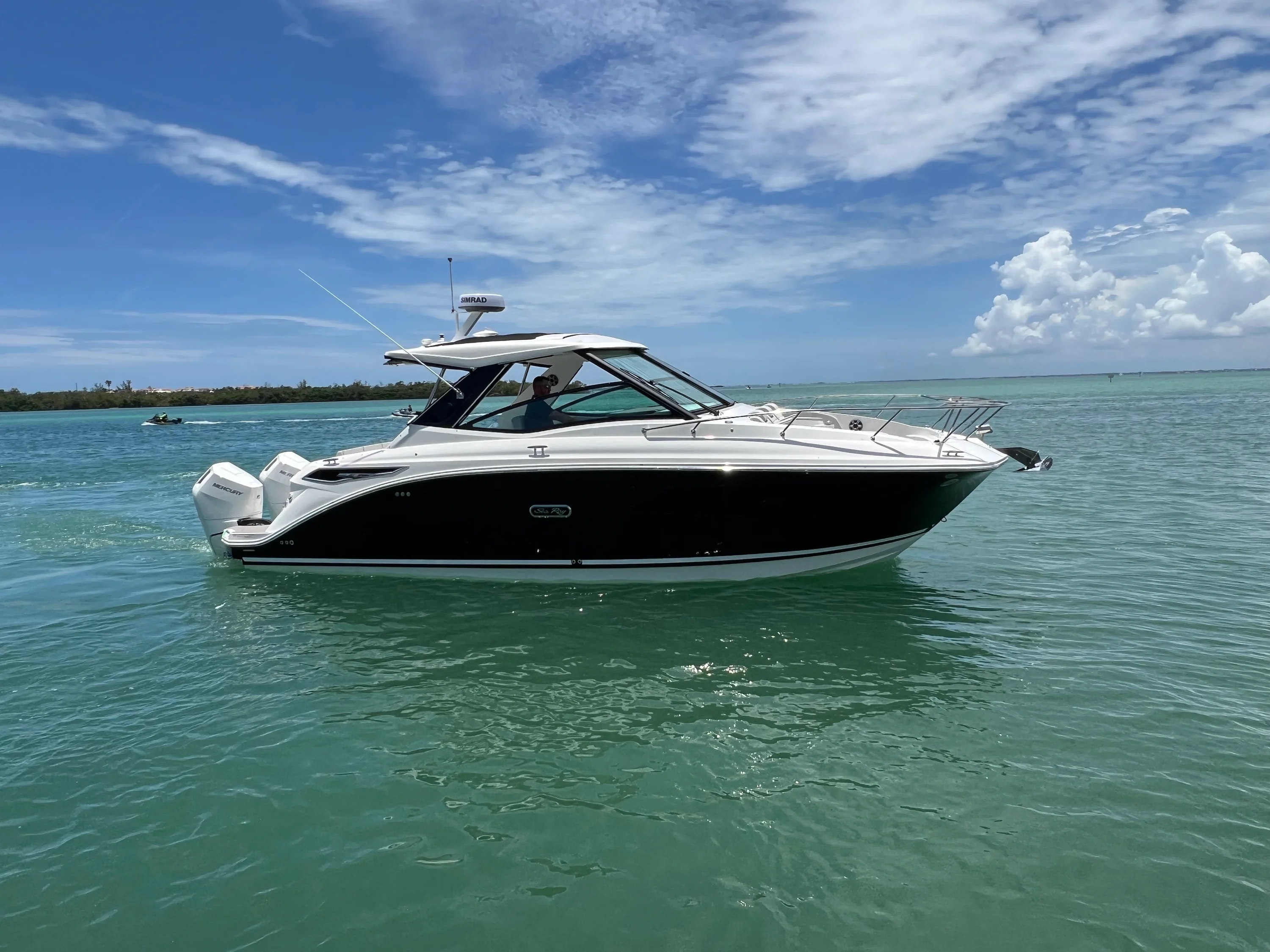 2026 Sea Ray Sundancer 320 Outboard Image Thumbnail #1