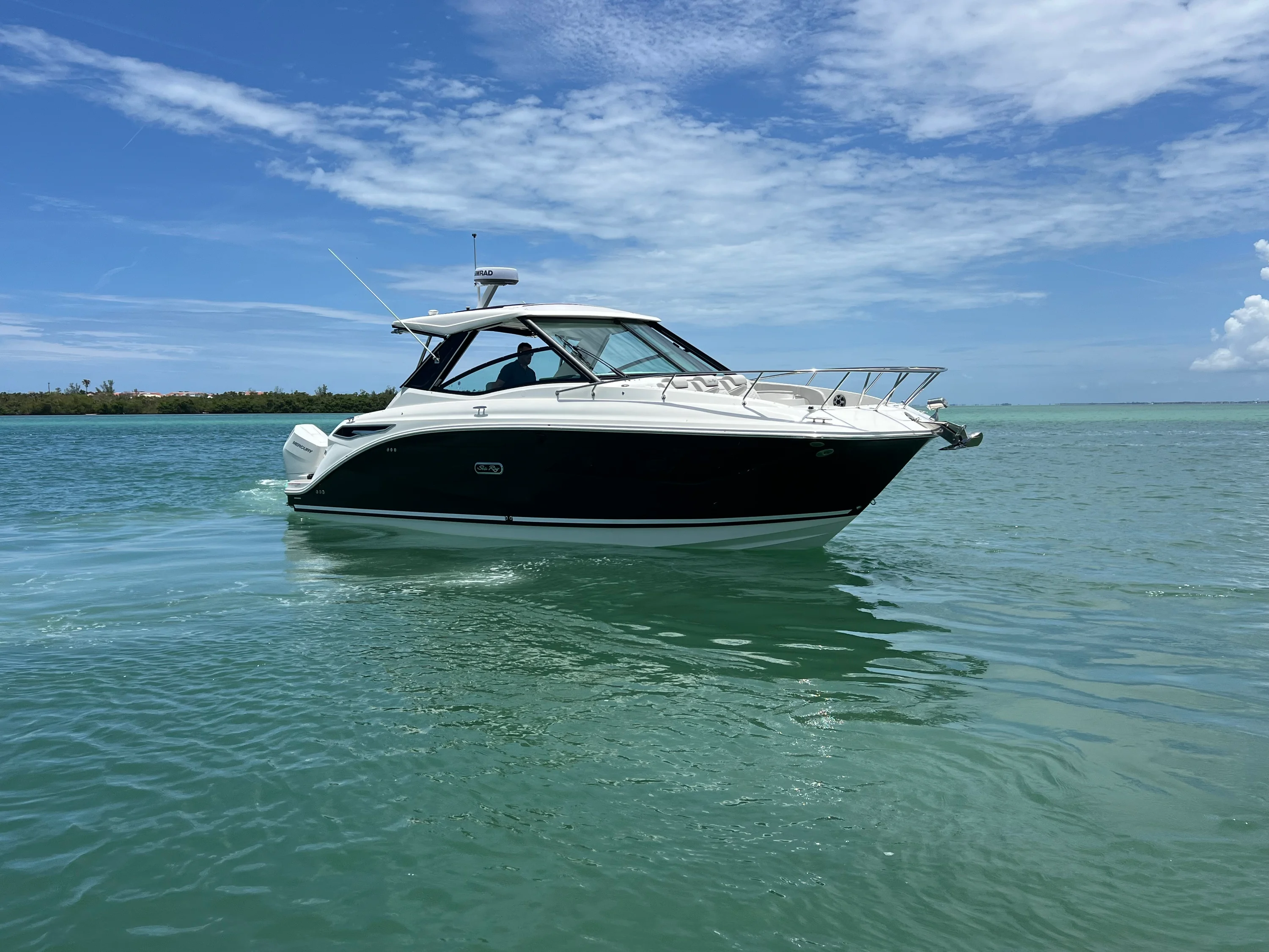 2026 Sea Ray Sundancer 320 Outboard Image Thumbnail #6